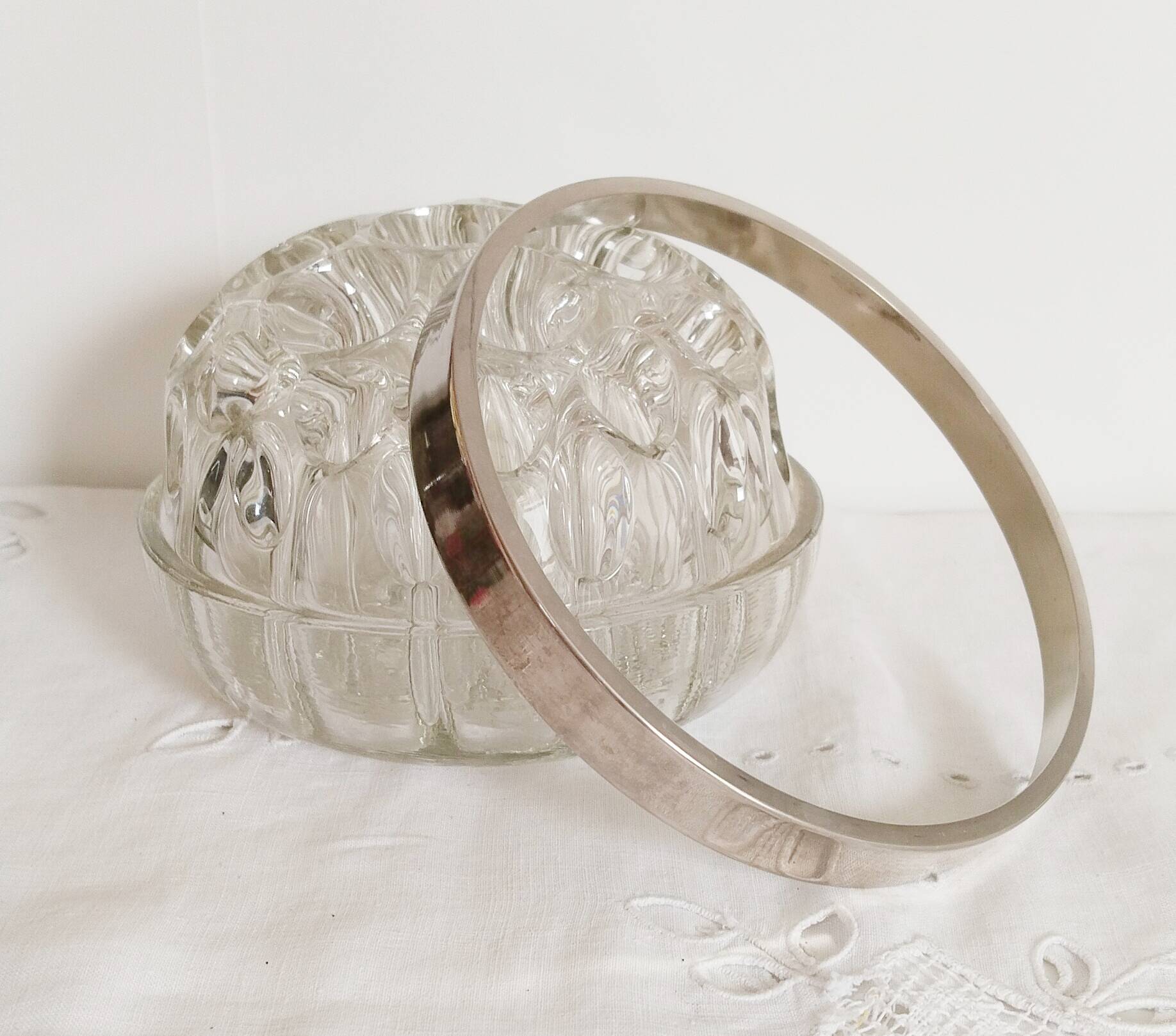 Pique fleurs en verre XXL , vase, centre de table  , cerclage argent