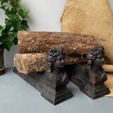 Pair of cast iron pegs