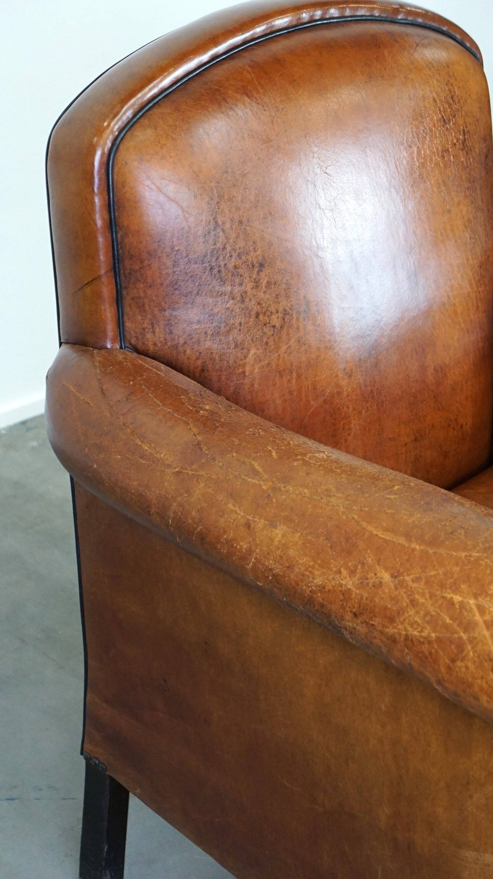 Vintage sheep leather armchair/design armchair with a beautiful look