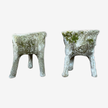 Pair of rock-style concrete planters