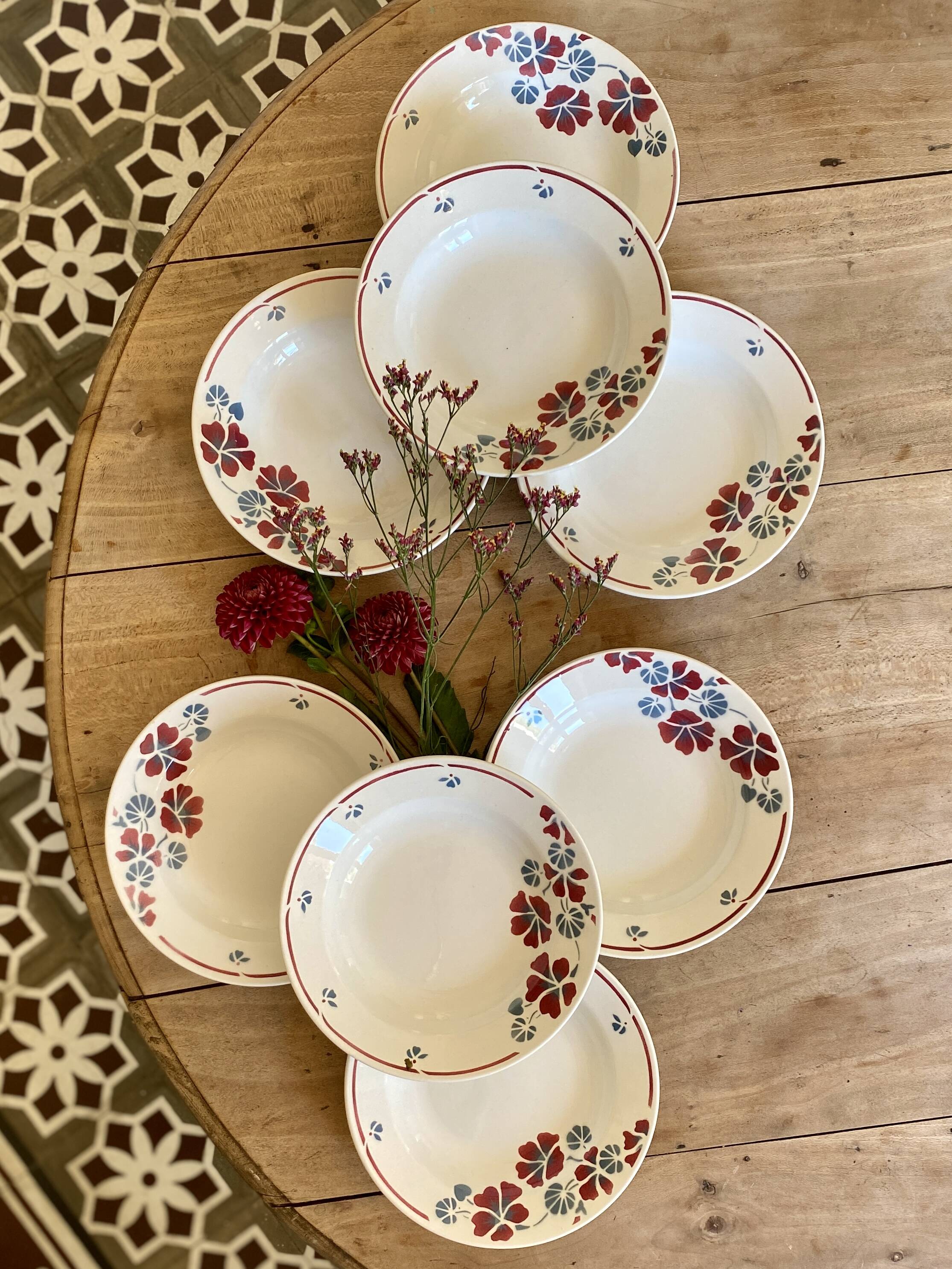 Set of 8 vintage soup plates, Nelly de Salins