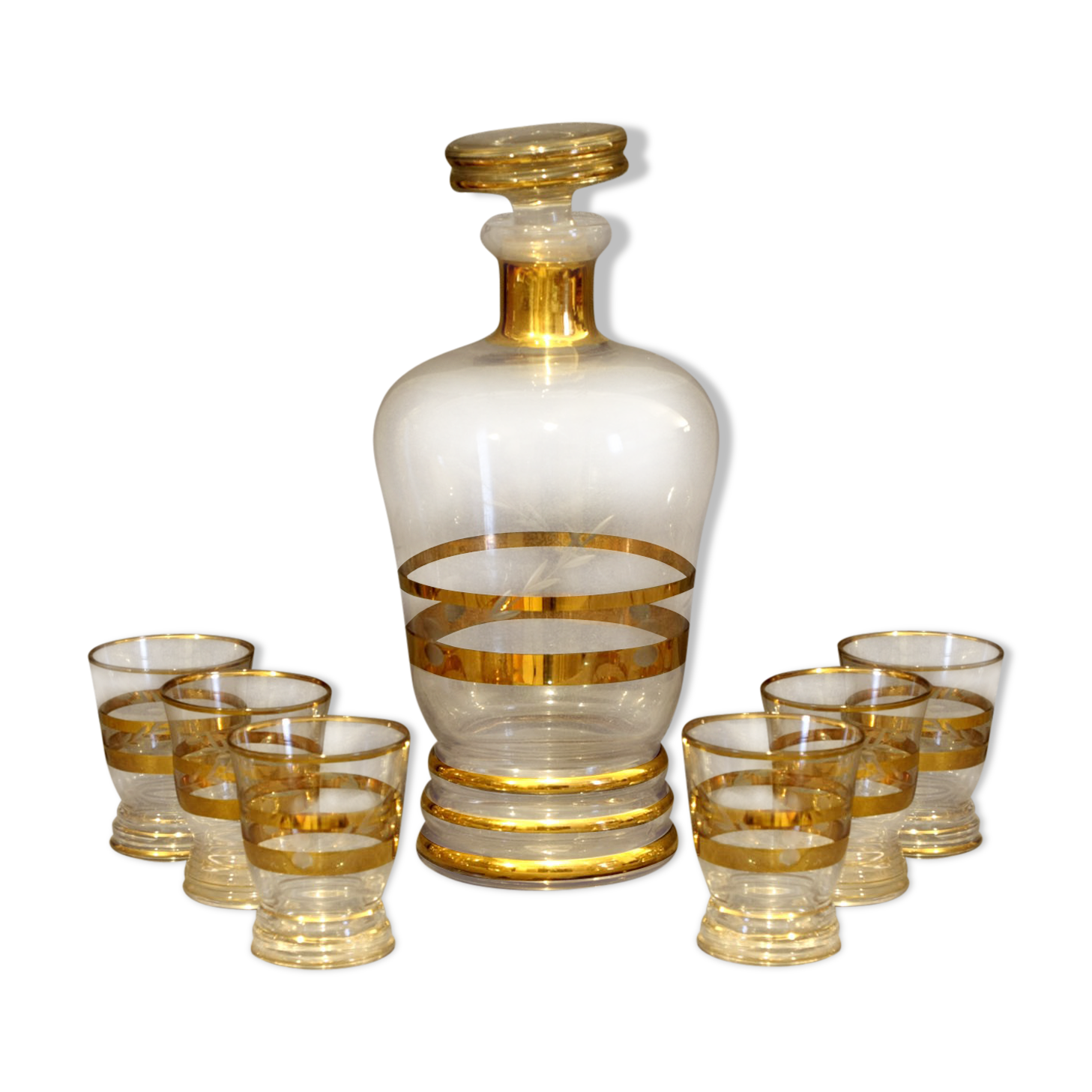 Yellow and gold liqueur service