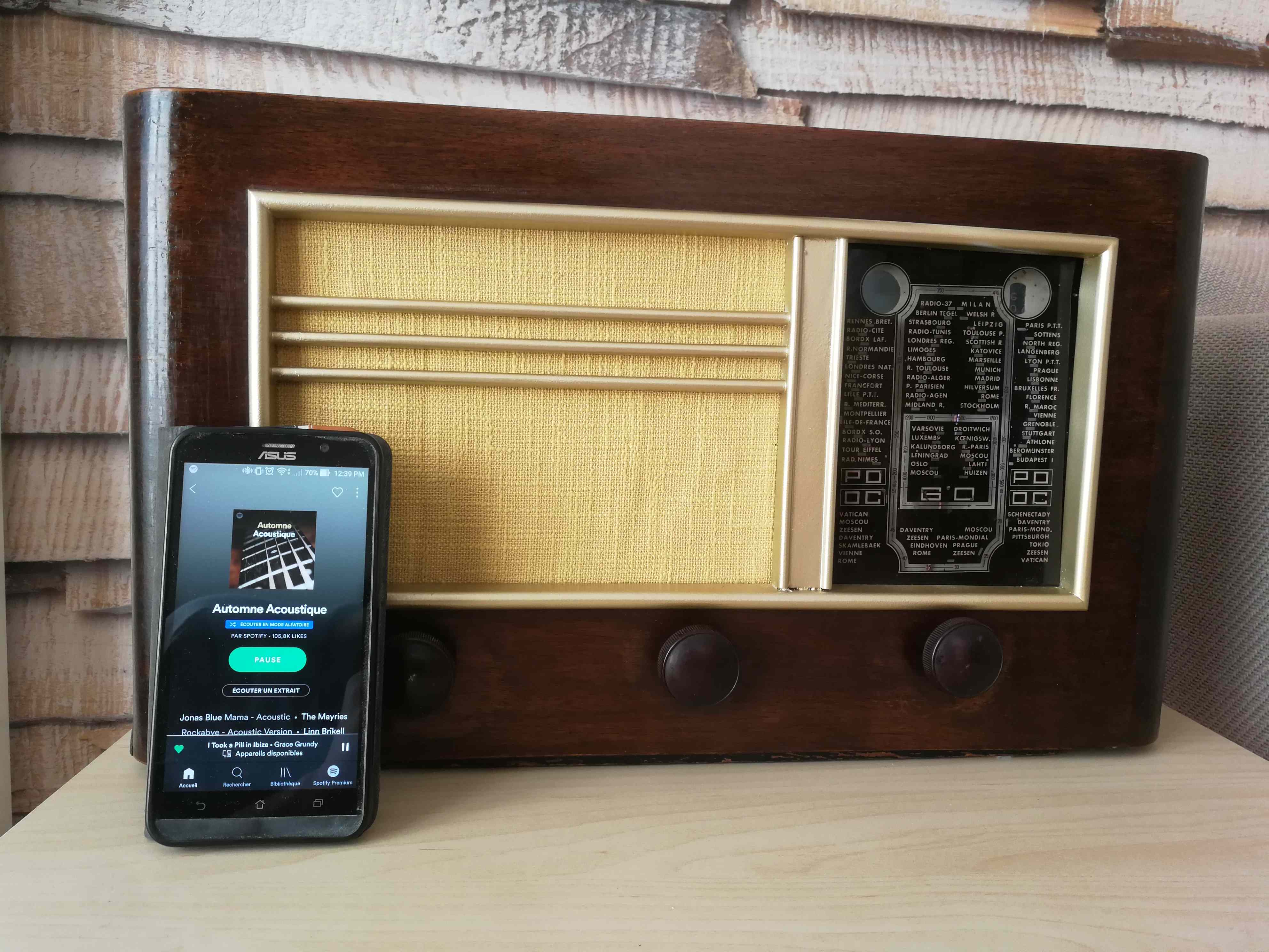 TSF radio station compatible Bluetooth