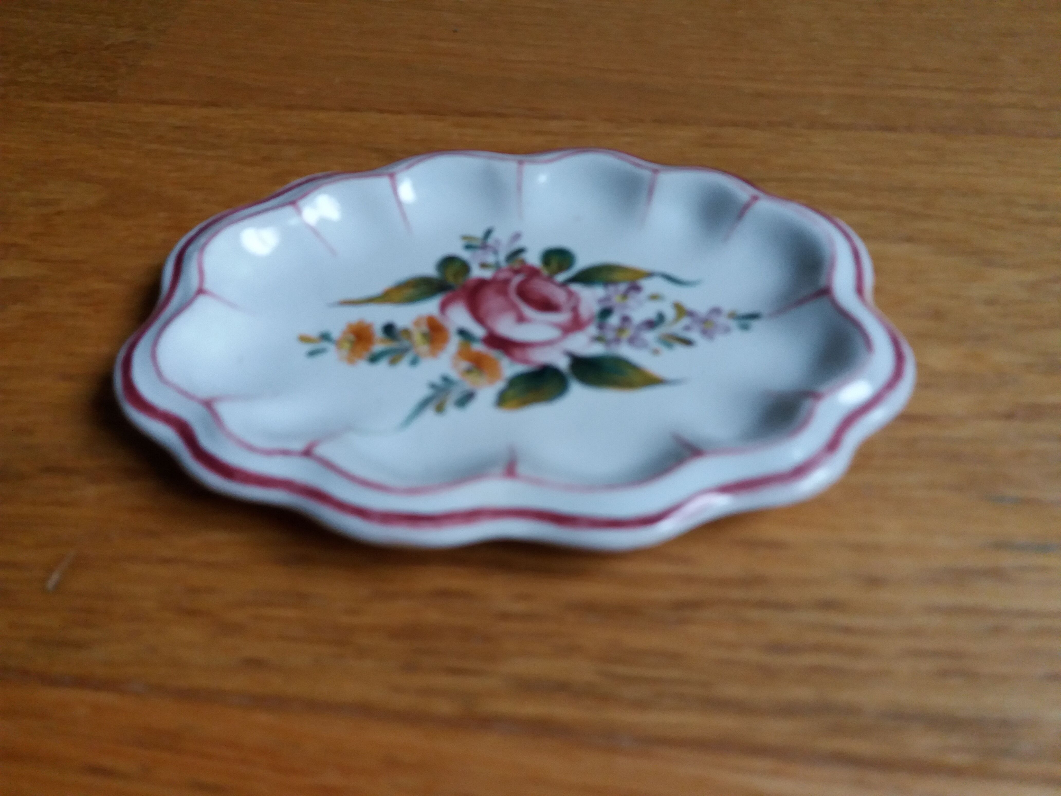 Ramekin cup in glazed ceramic decoration flowers painted