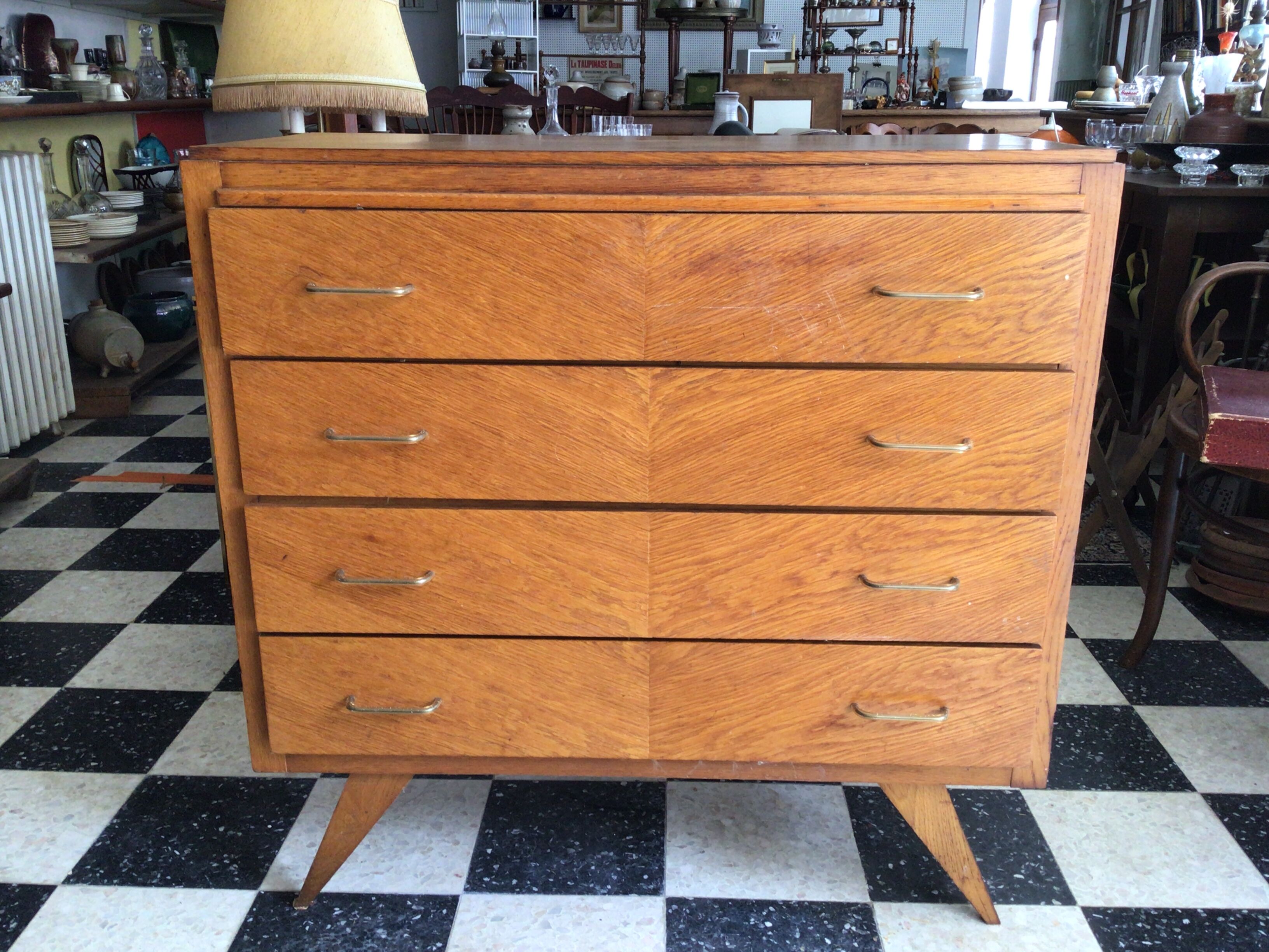 Commode year 60 compass feet