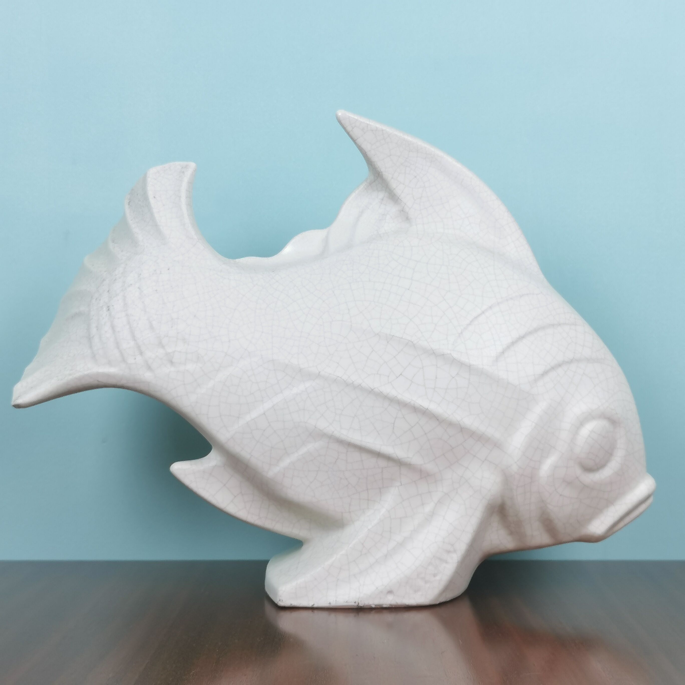 Cracked ceramic fish