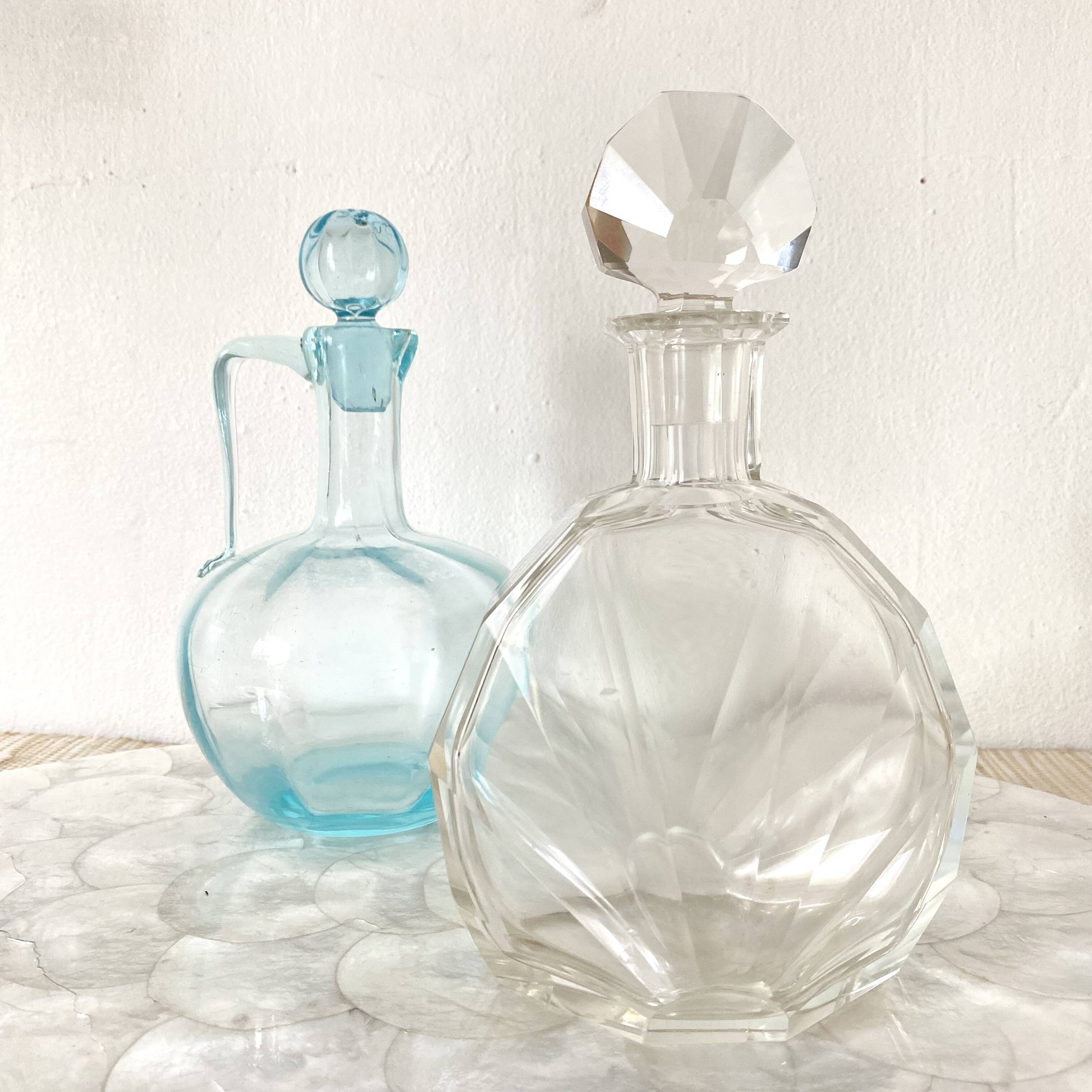 Stylized shell-shaped carafe