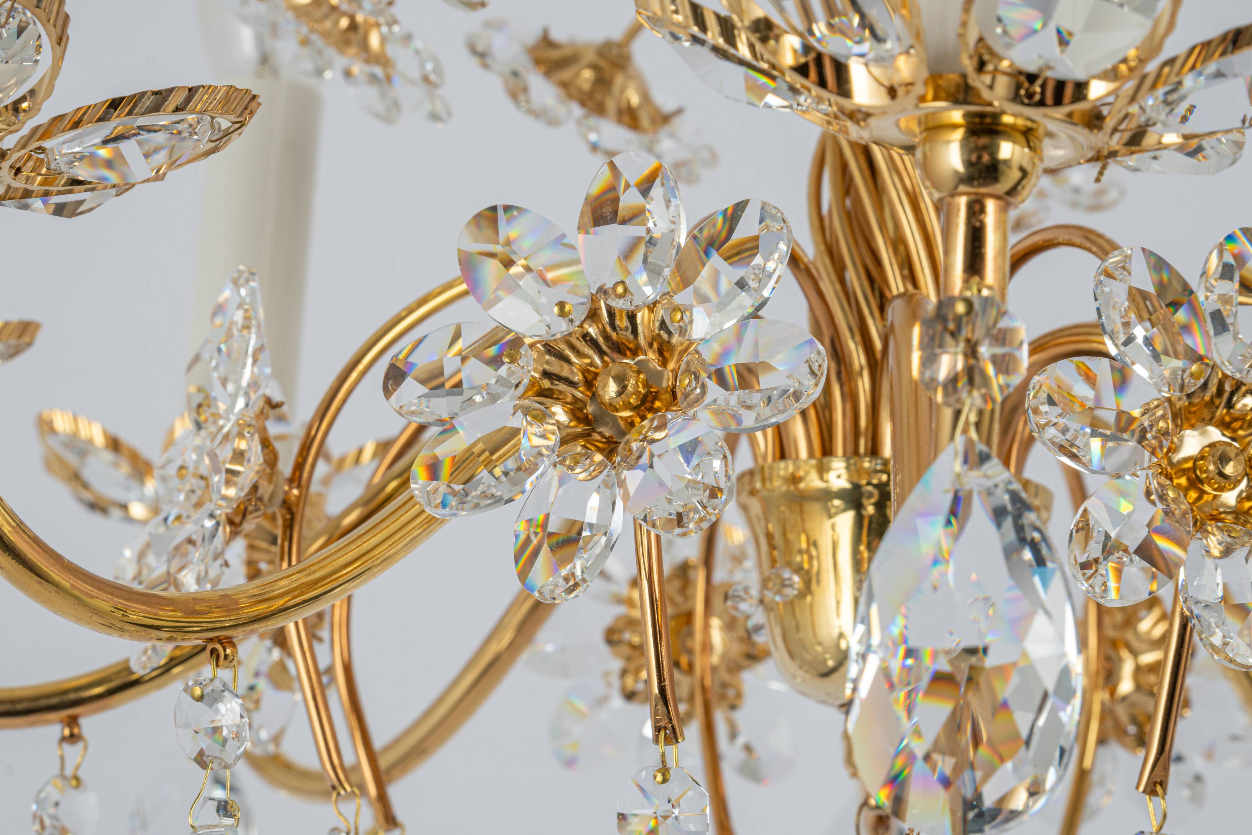 Large flower-shaped chandelier in gilded brass by Palwa, Germany, 1970s.