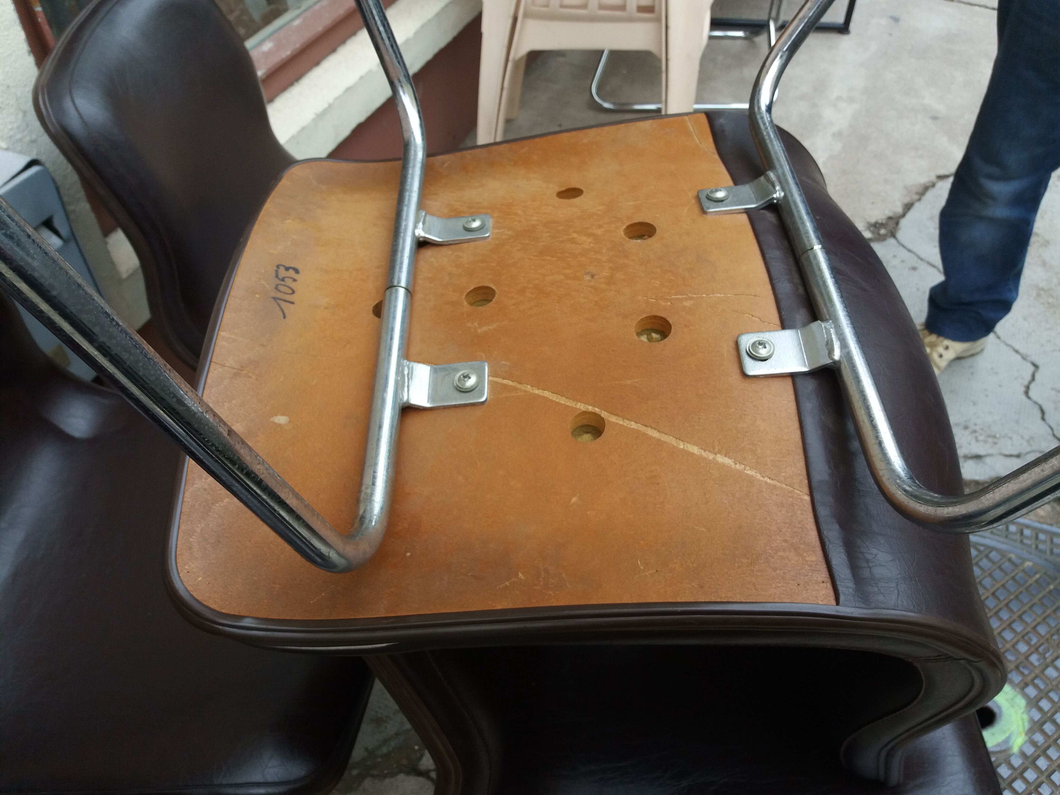 Set of 6 ergonomic chairs circa 1960