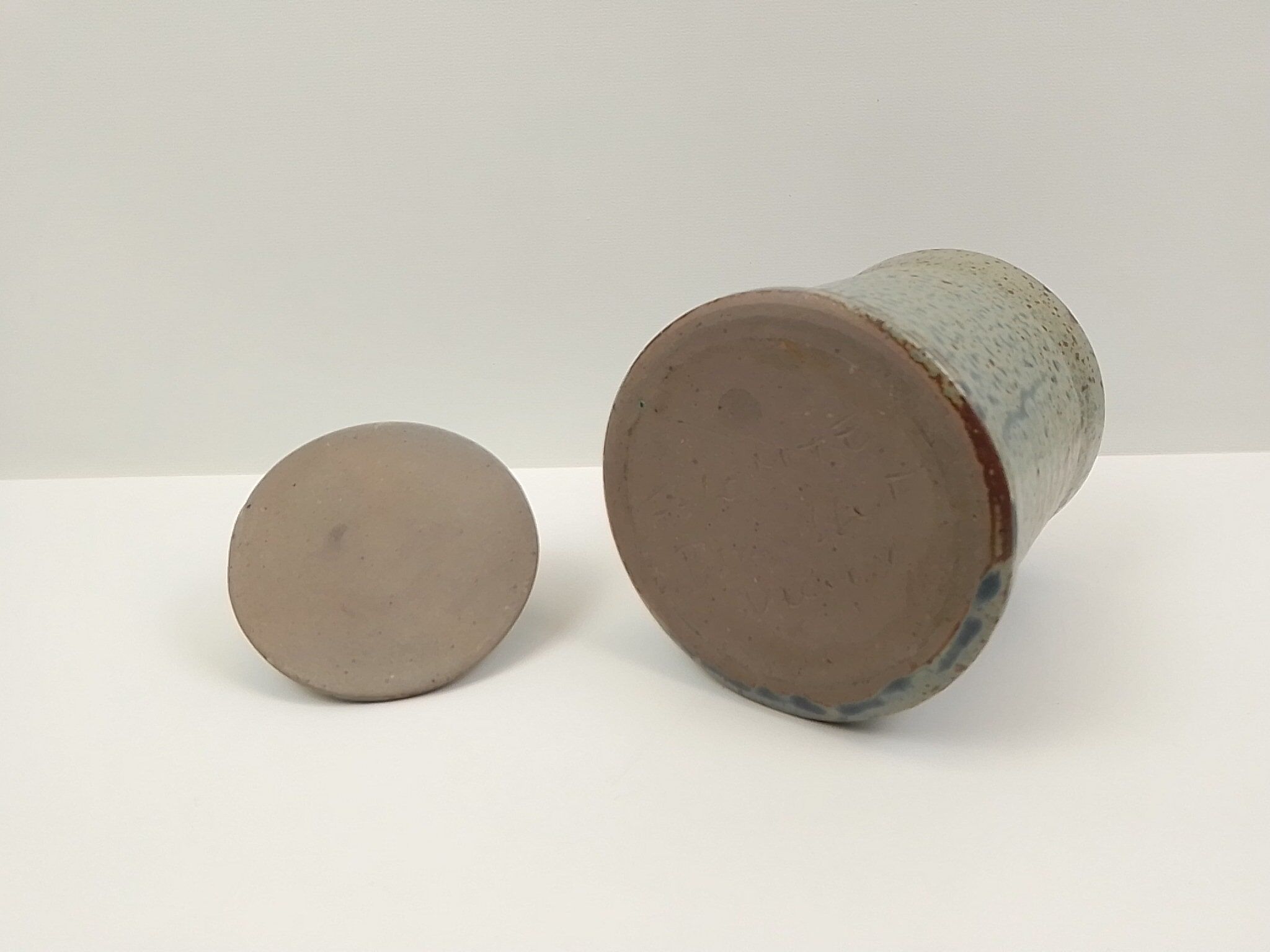 Tricolor sandstone pot 15.5 cm