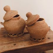 Duo de paniers vintage en vannerie artisanale • Pièces décoratives