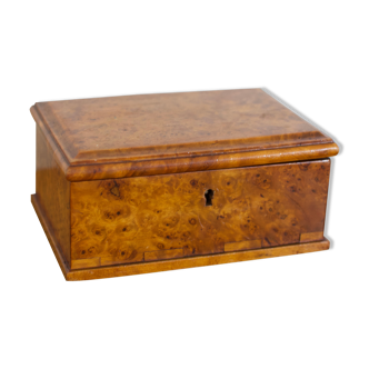 Vintage box in cedar from Morocco