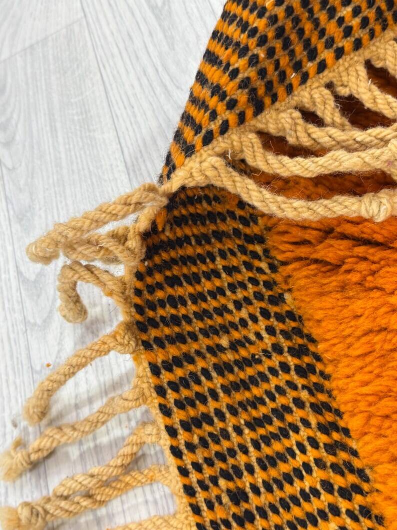 Traditional Berber Moroccan rug 250cm x 150cm