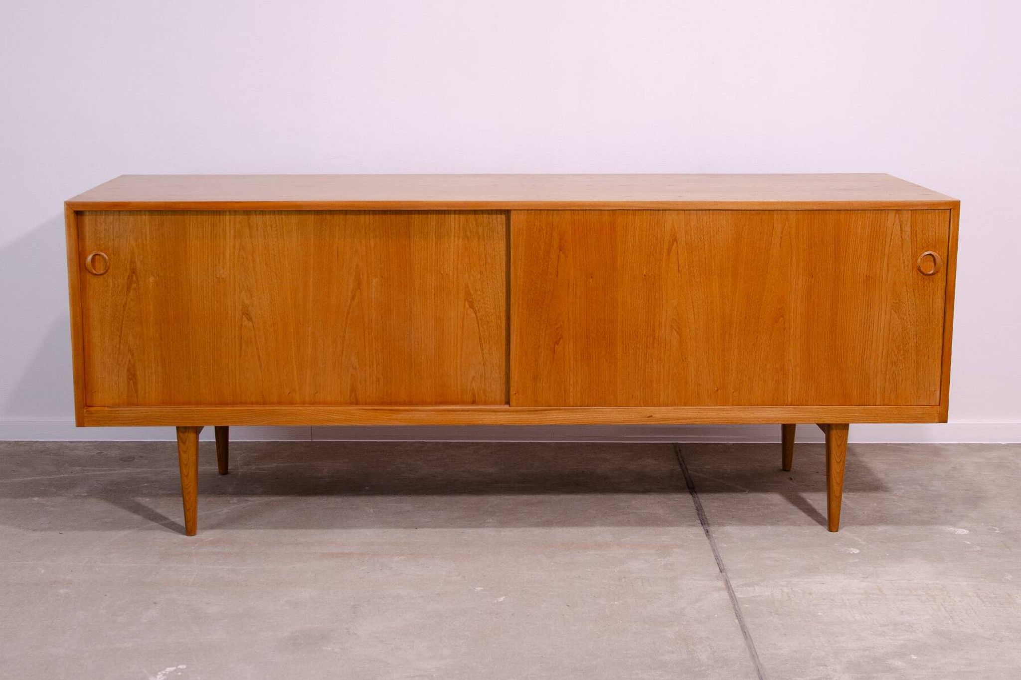 Buffet long de style scandinave double face entièrement restauré par Sedláček & Vyčítal, Tchécoslovaquie,