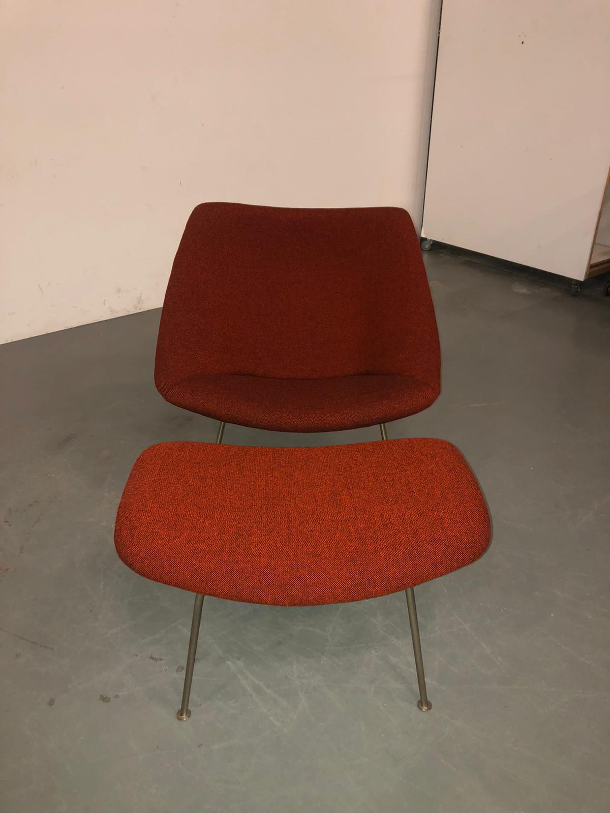 Set of Pierre Paulin Oyster chair and foot stool
