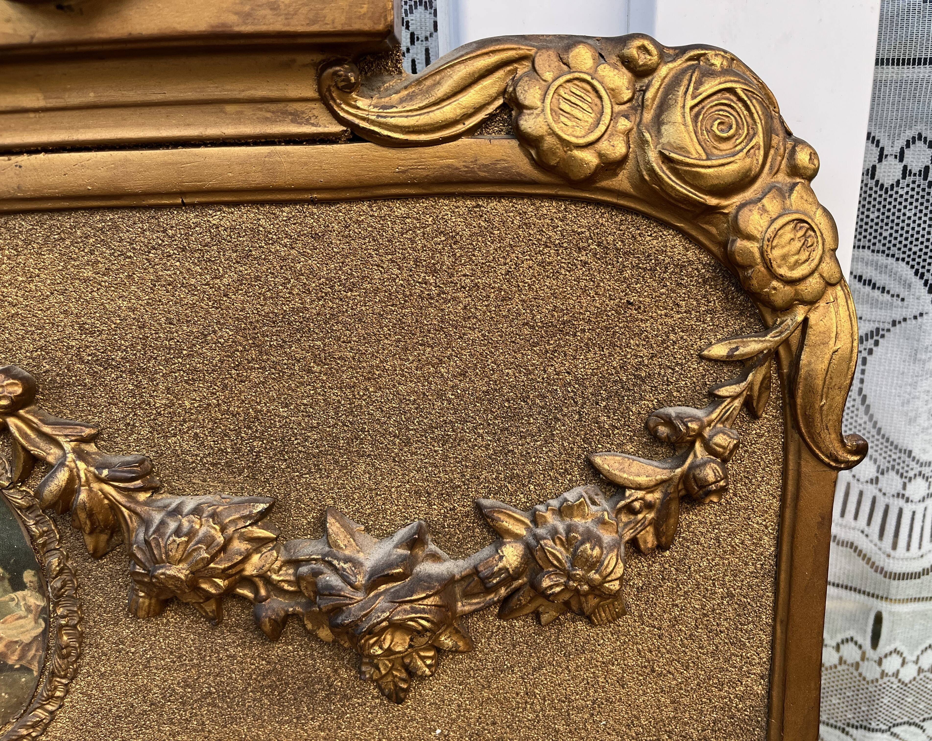 Miroir ancien en bois doré 128 x 68 cm