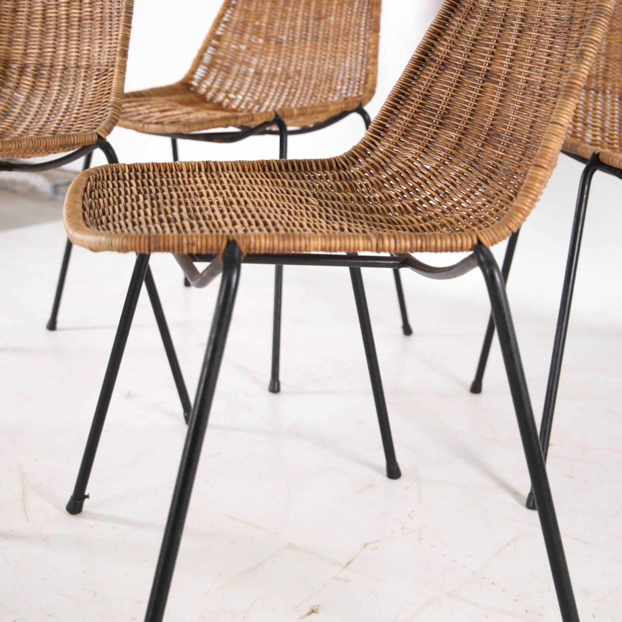 Set of 4 wicker and iron chairs