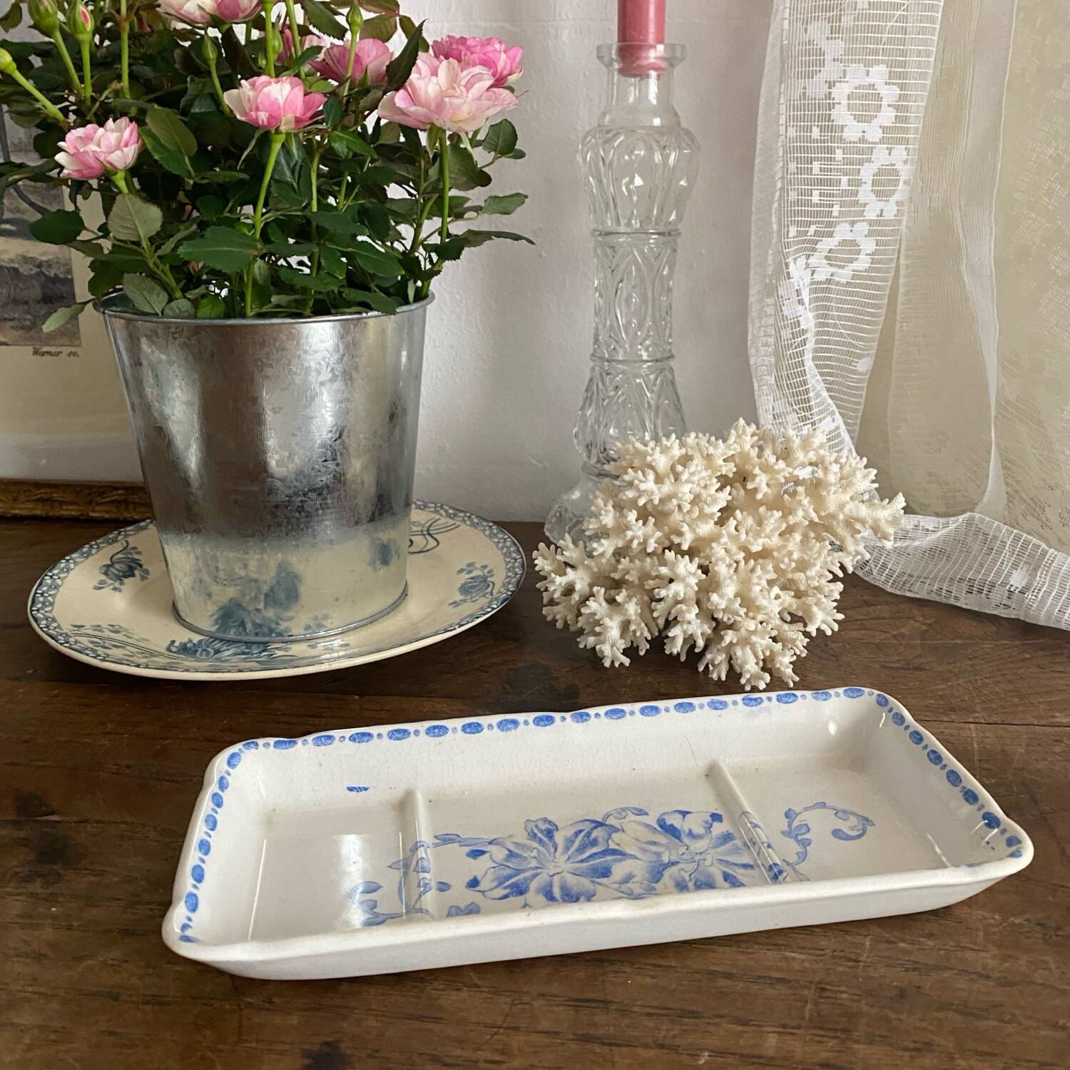 Azalea iron earth soap dish