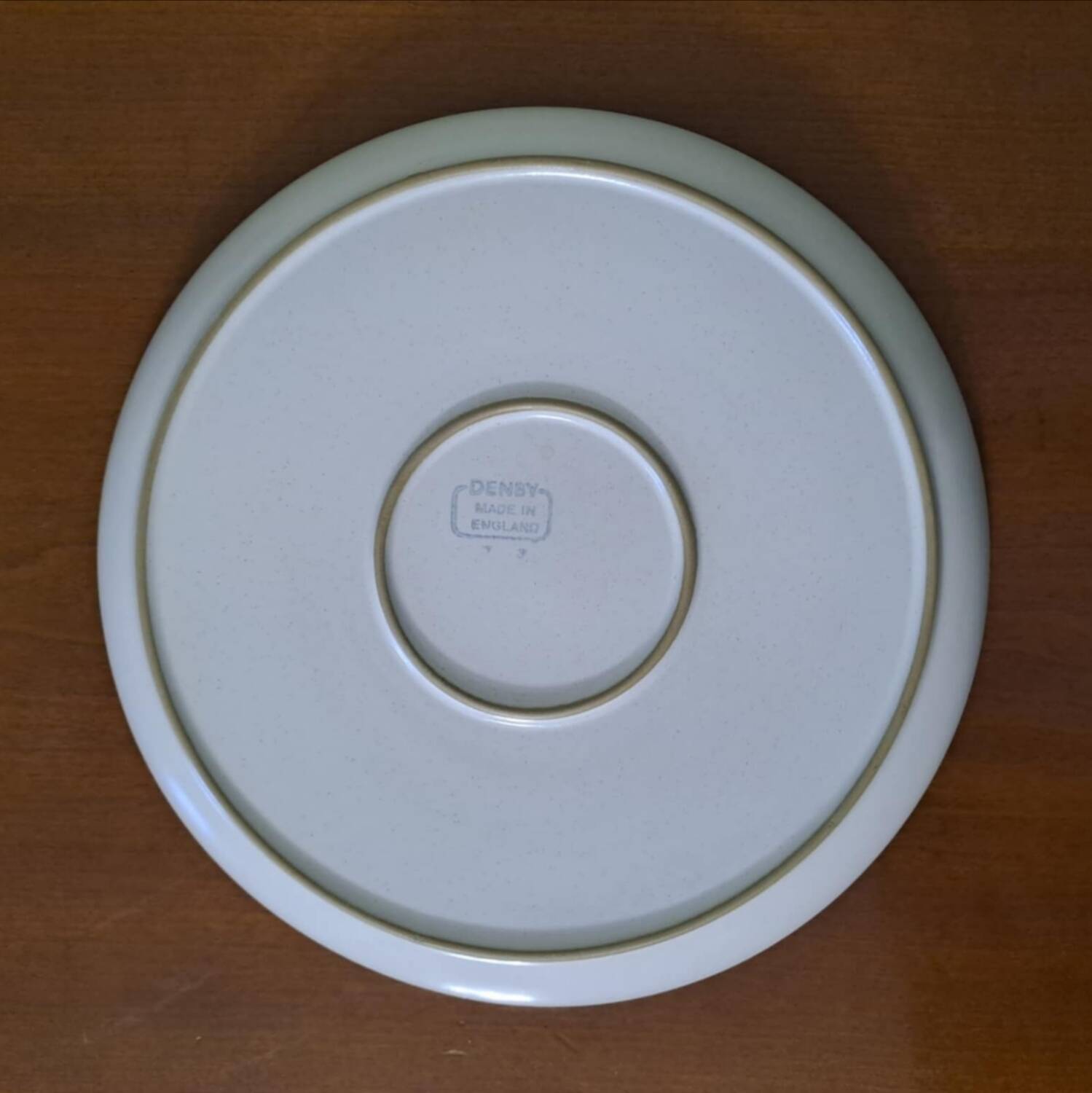 6 stoneware dinner plates