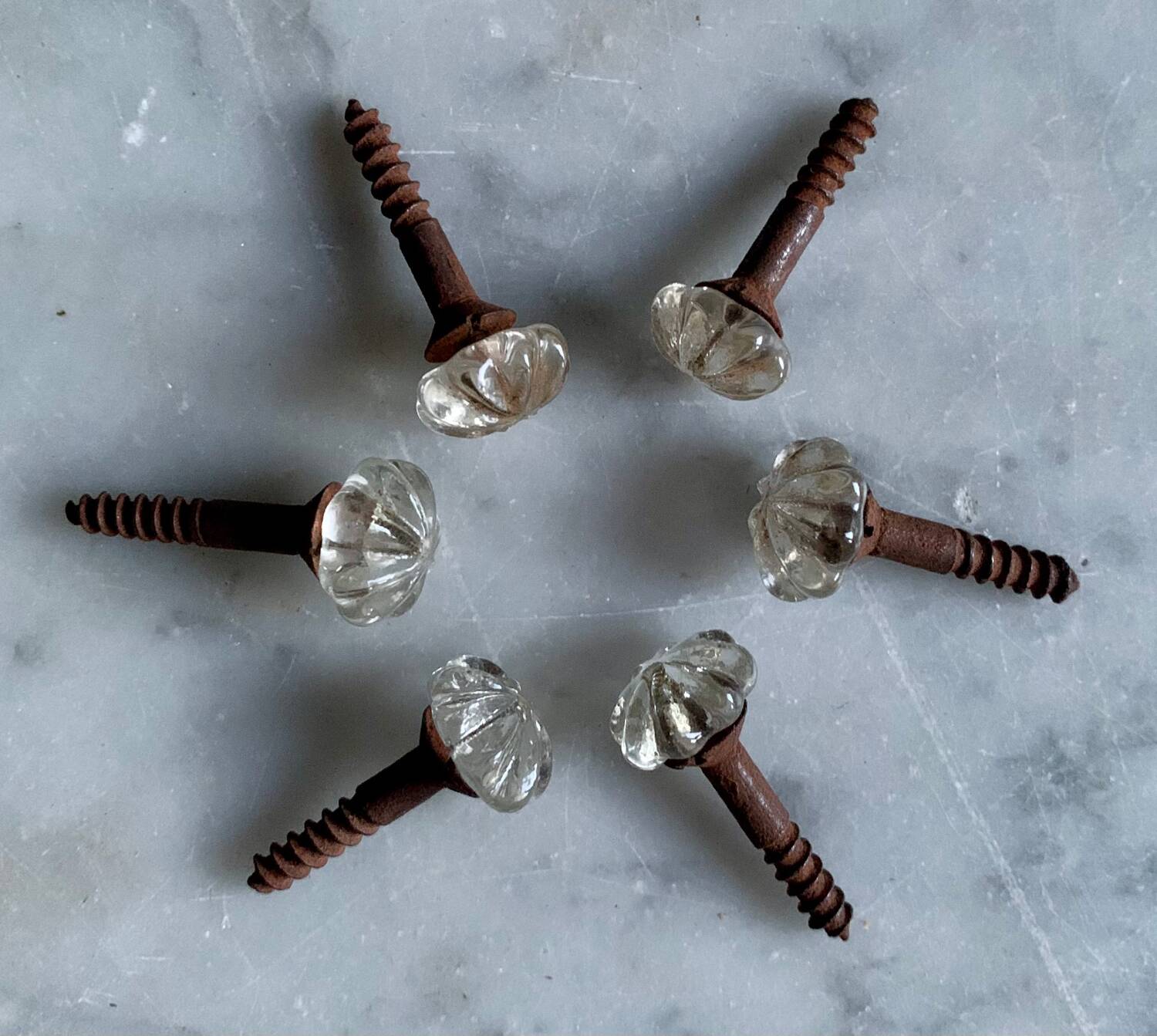 Drawer knob handles