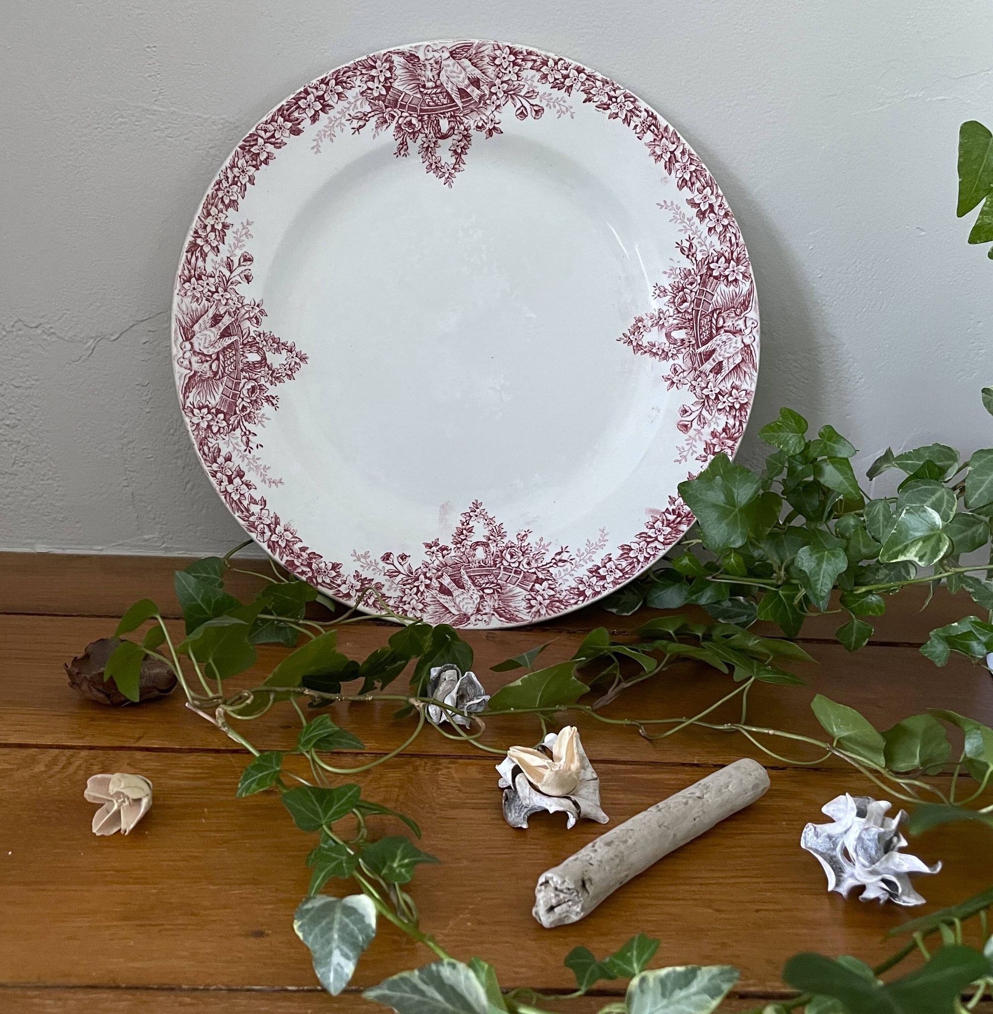 Antique serving platter in Saint-Amand earthenware (Nord)