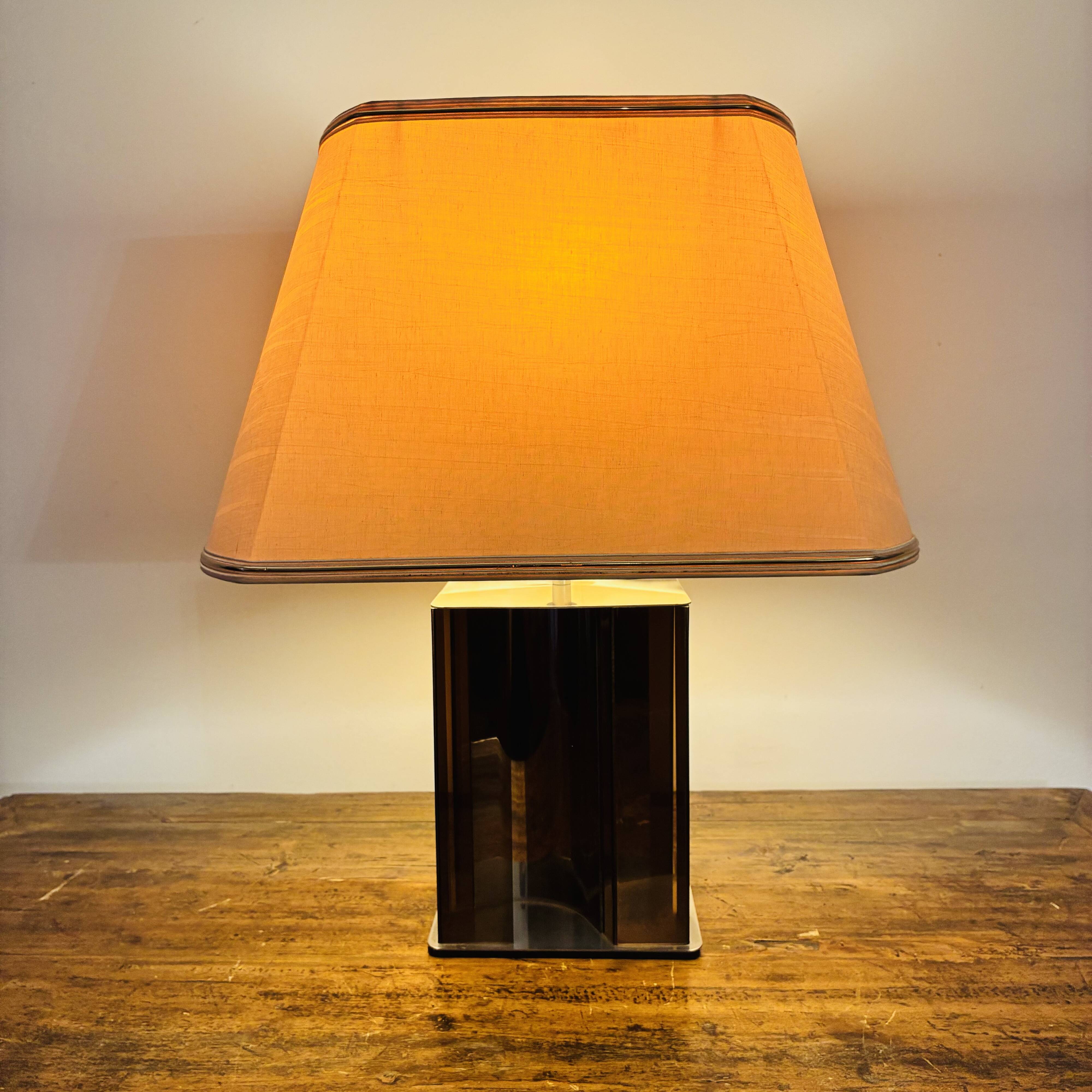Vintage table lamp in smoked Plexiglas and metal - 1970s design