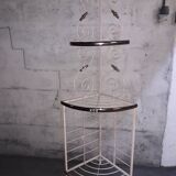 Metal corner shelf
