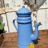 Cafetière bleue en tôle émaillée vintage