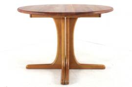 Round 2x Extendable Dining Table "Tjórn" - danish design in teak