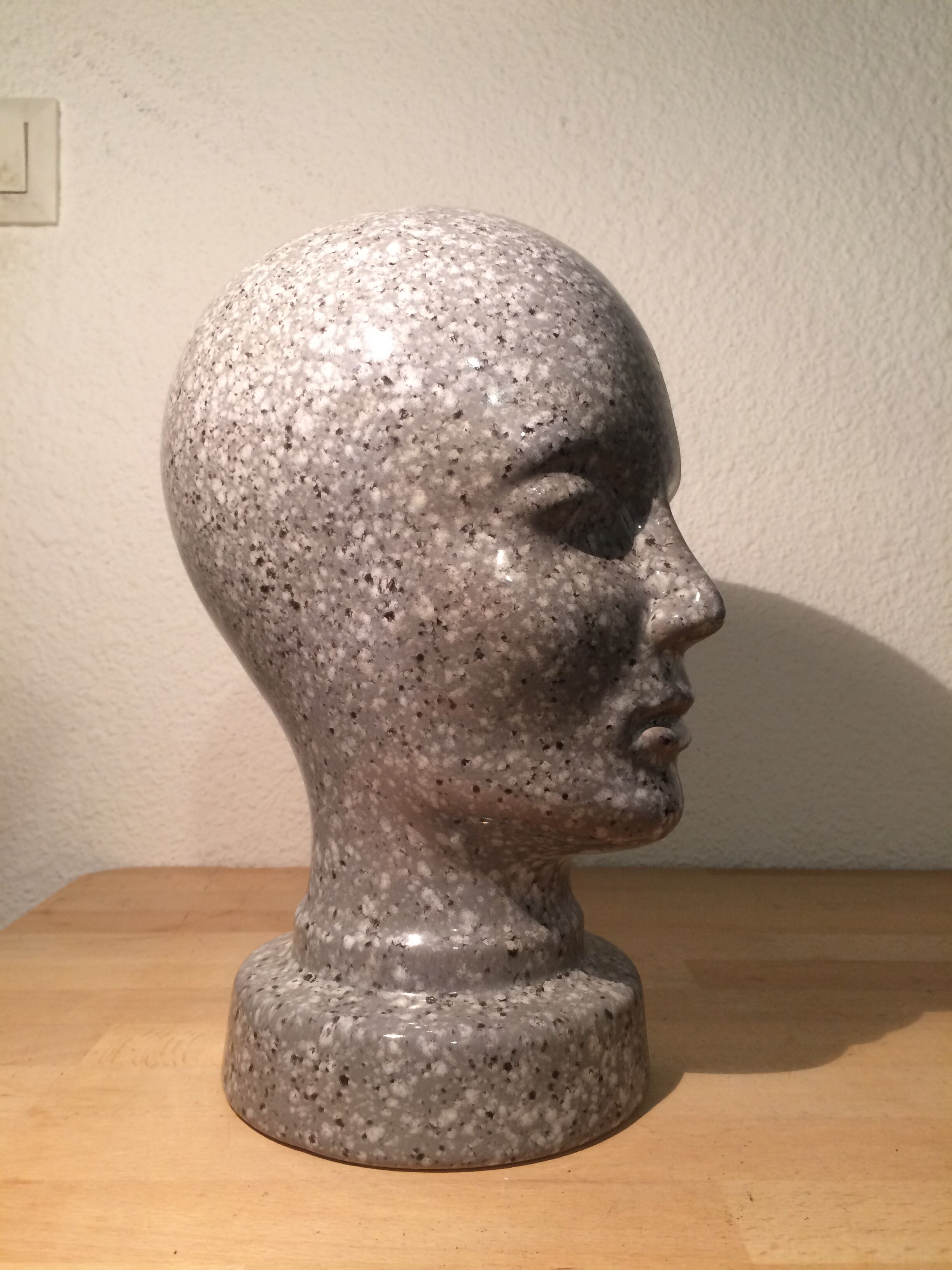 Ceramic hat head | Selency