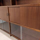 Large shallow showcase depth