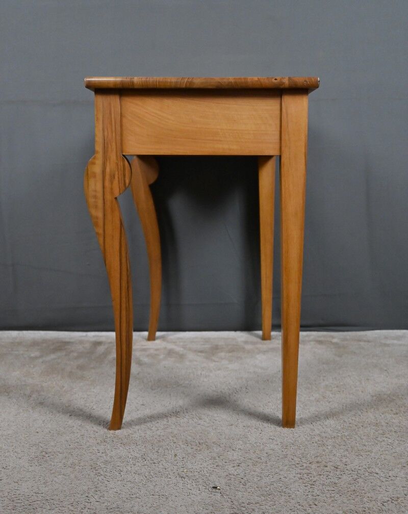 Small walnut console table, Restoration period – early 19th century.