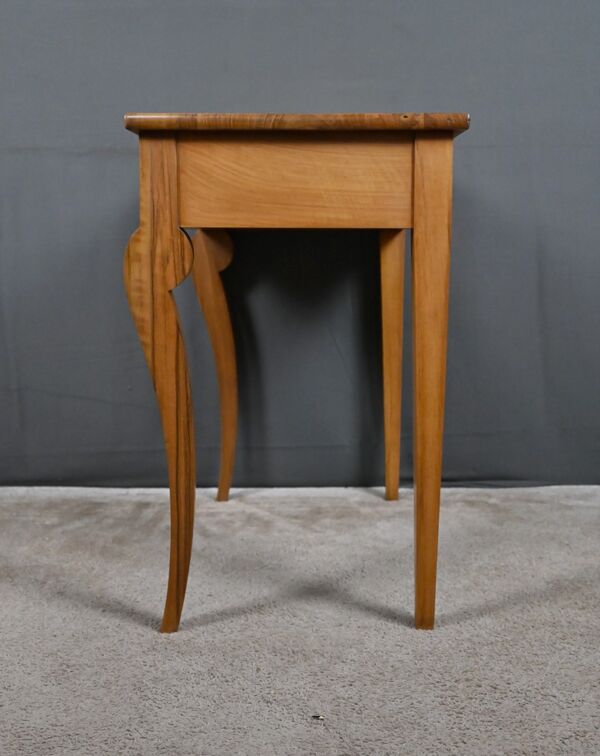 Petite table console en noyer, époque Restauration – début XIXe