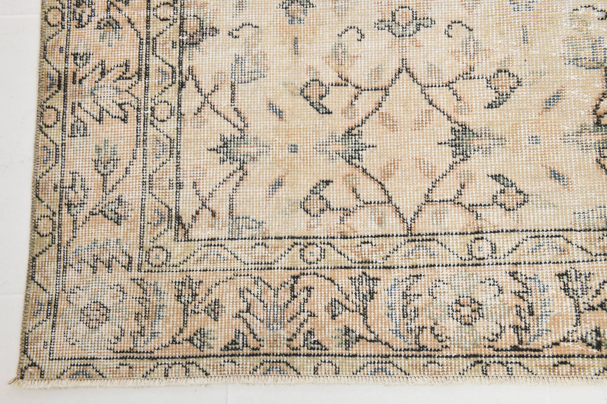 6x10 Vintage Faded Brown & Beige Classic Vintage Rug