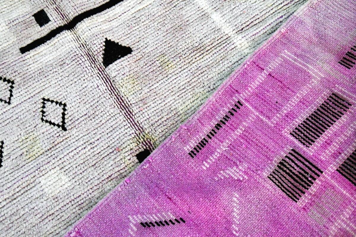 Moroccan Berber Boujaad rug 243 cm x 163 cm