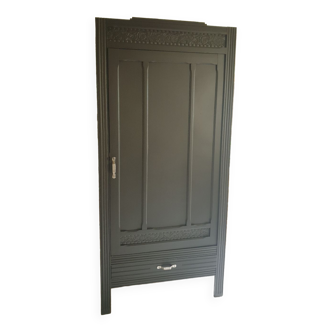 Armoire parisienne
