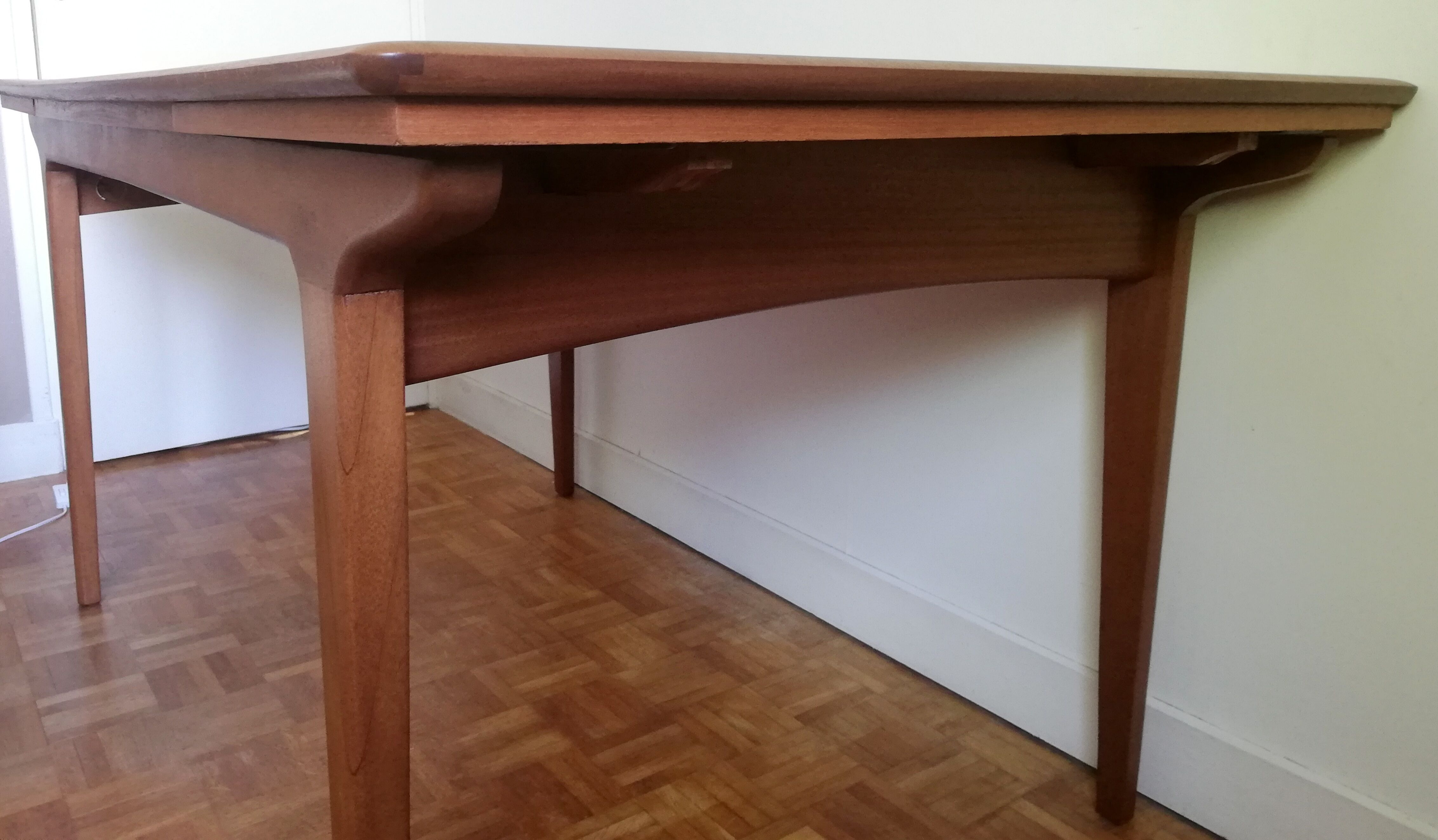 Renovated expandable LB table