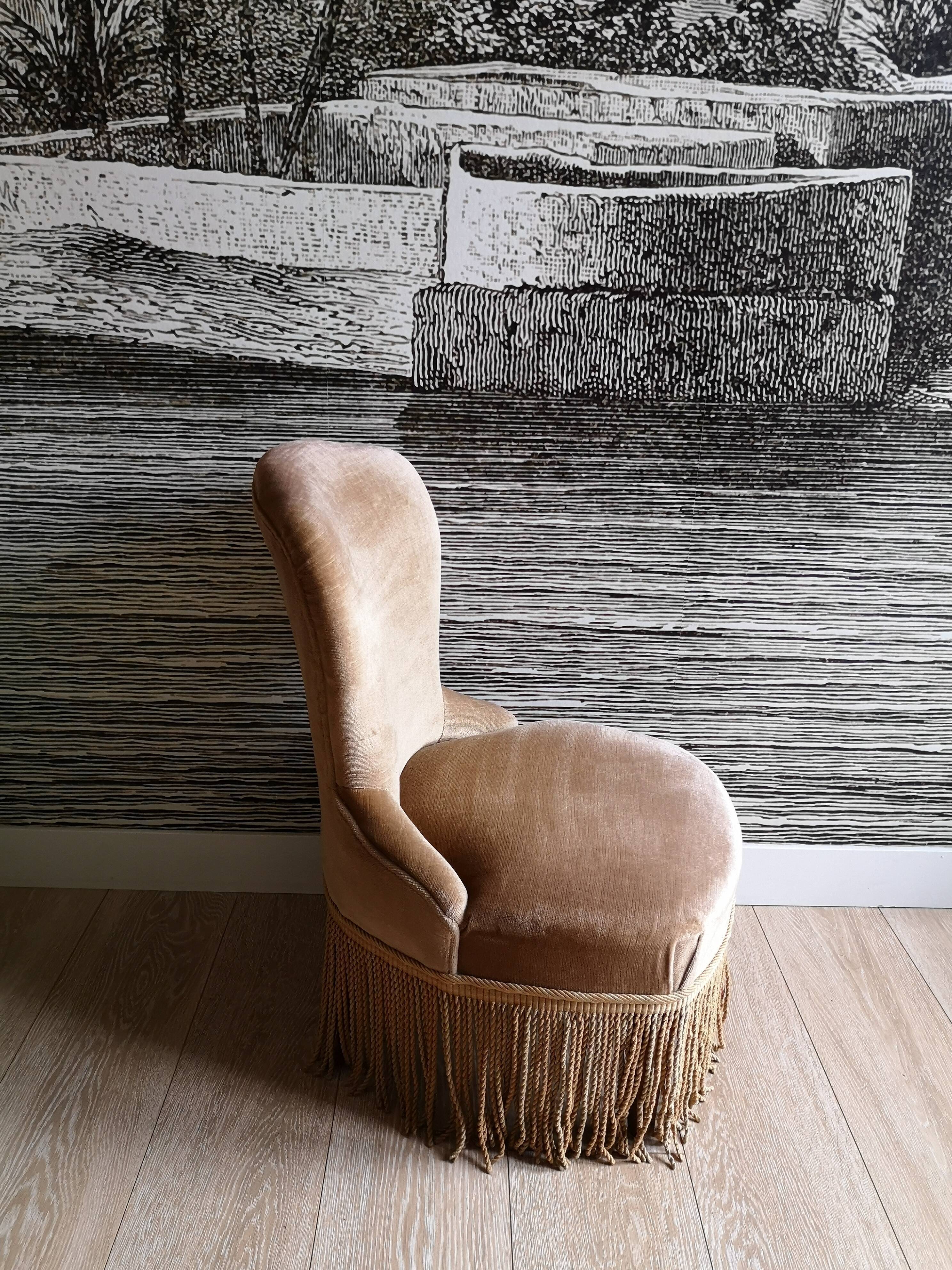 Small armchair toad in taupe velvet