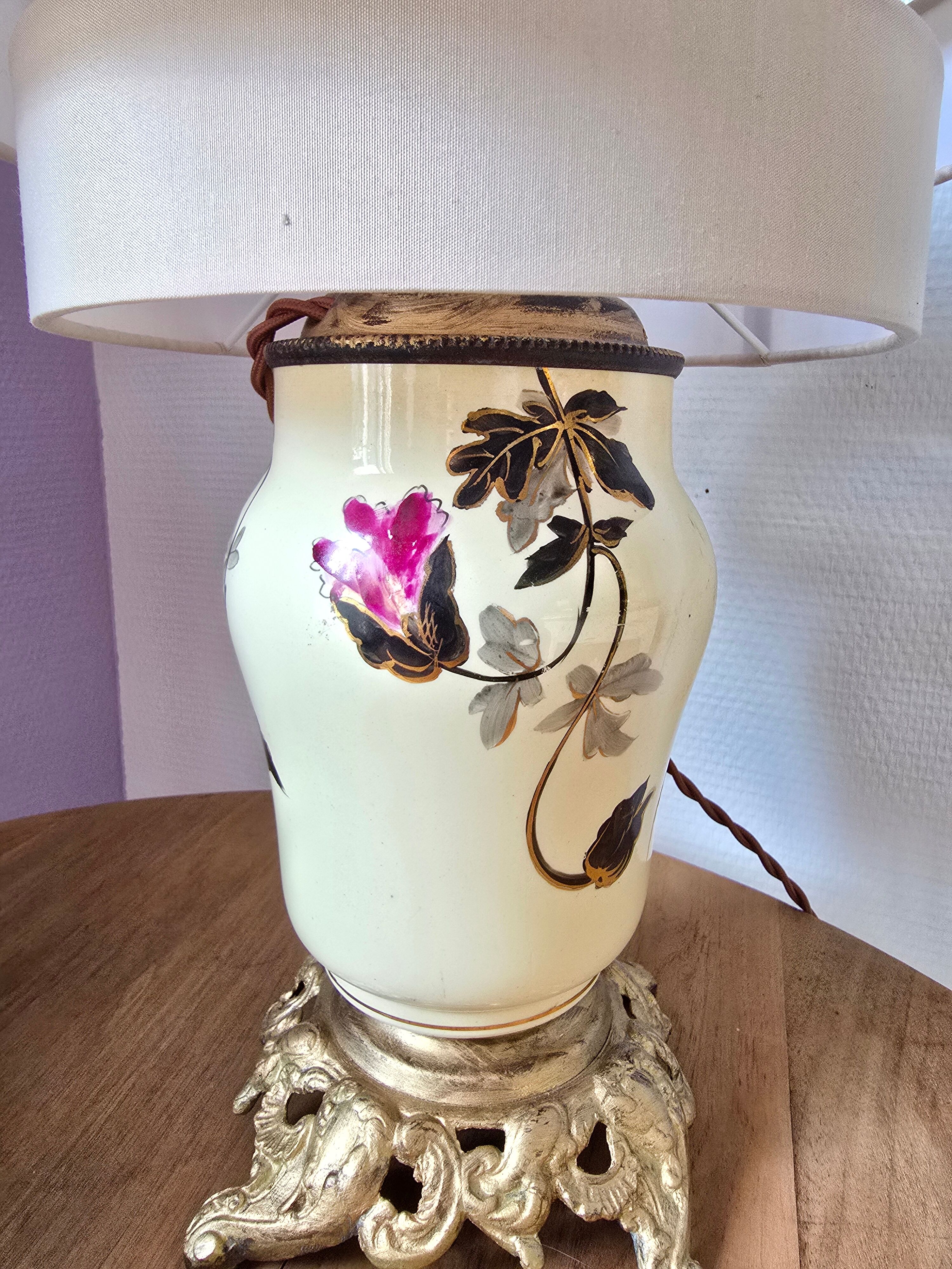 Lampe en porcelaine ancienne et abat-jour contemporain