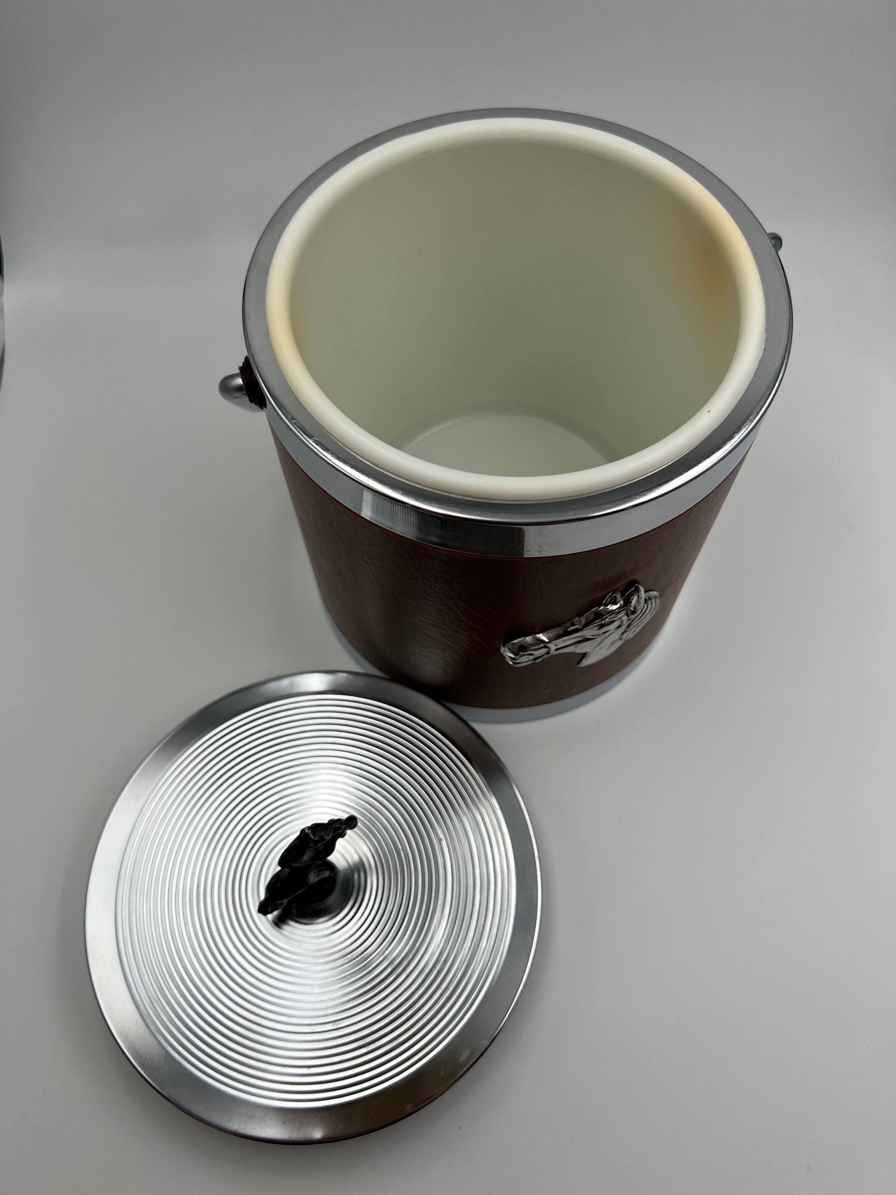 Horse ice bucket
