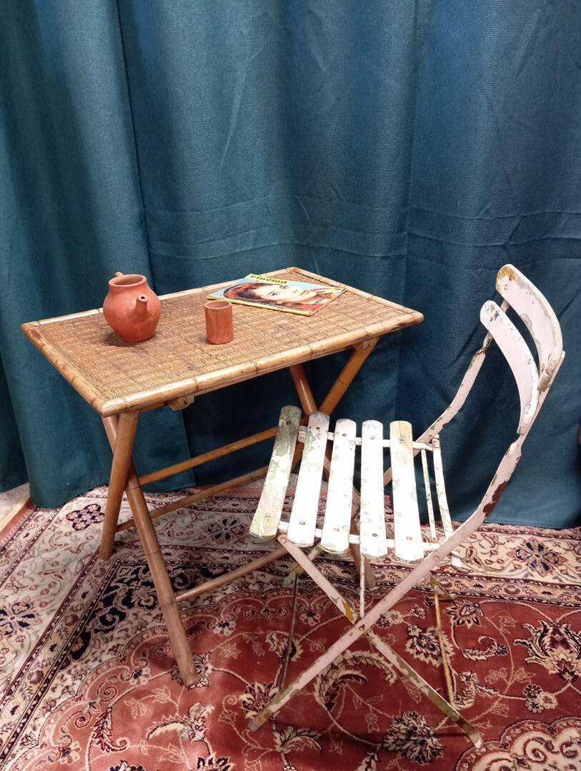 Folding table