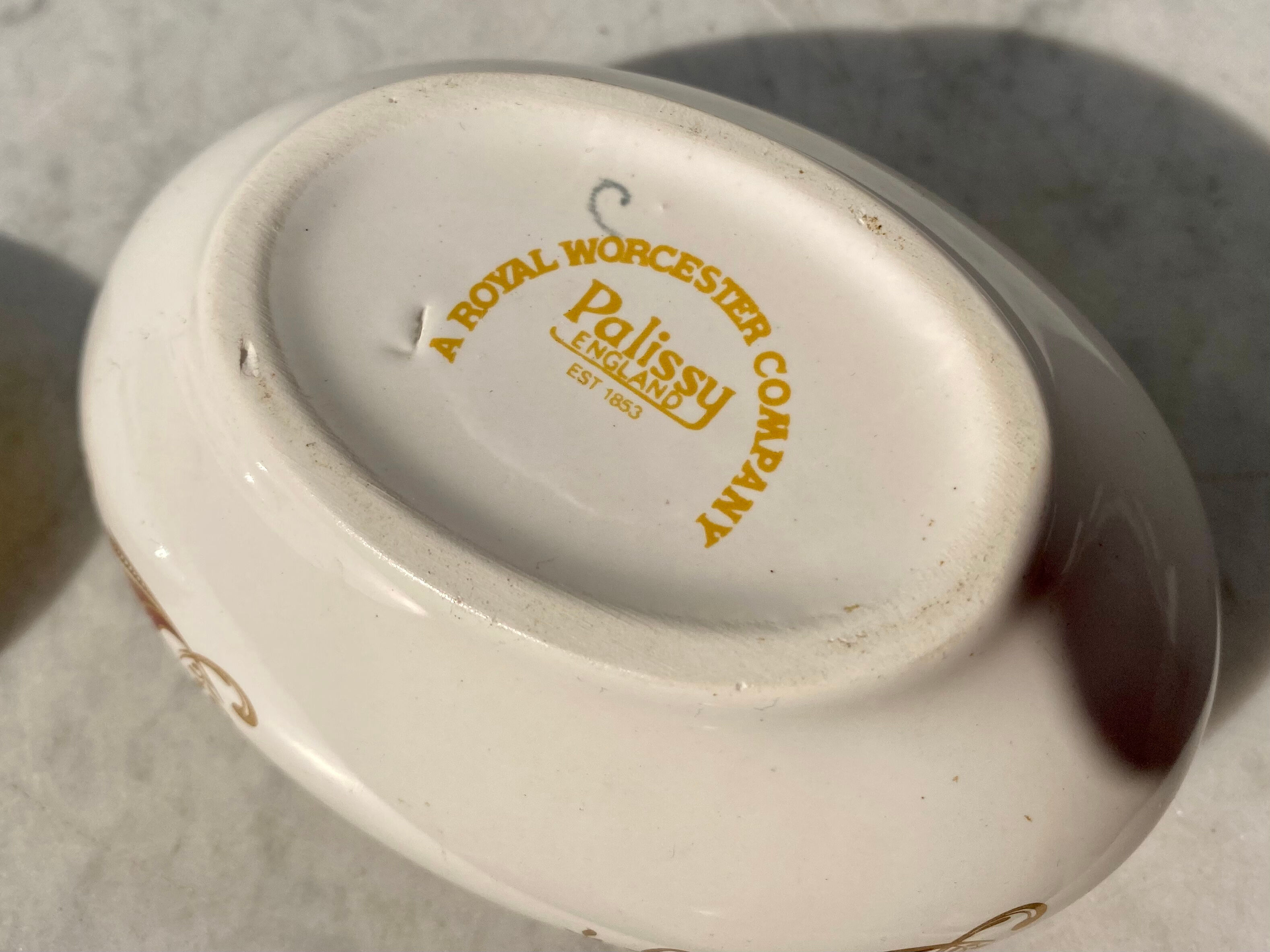 Porcelain box royal worcester collector queen elizabeth ii silver jubilee 1977