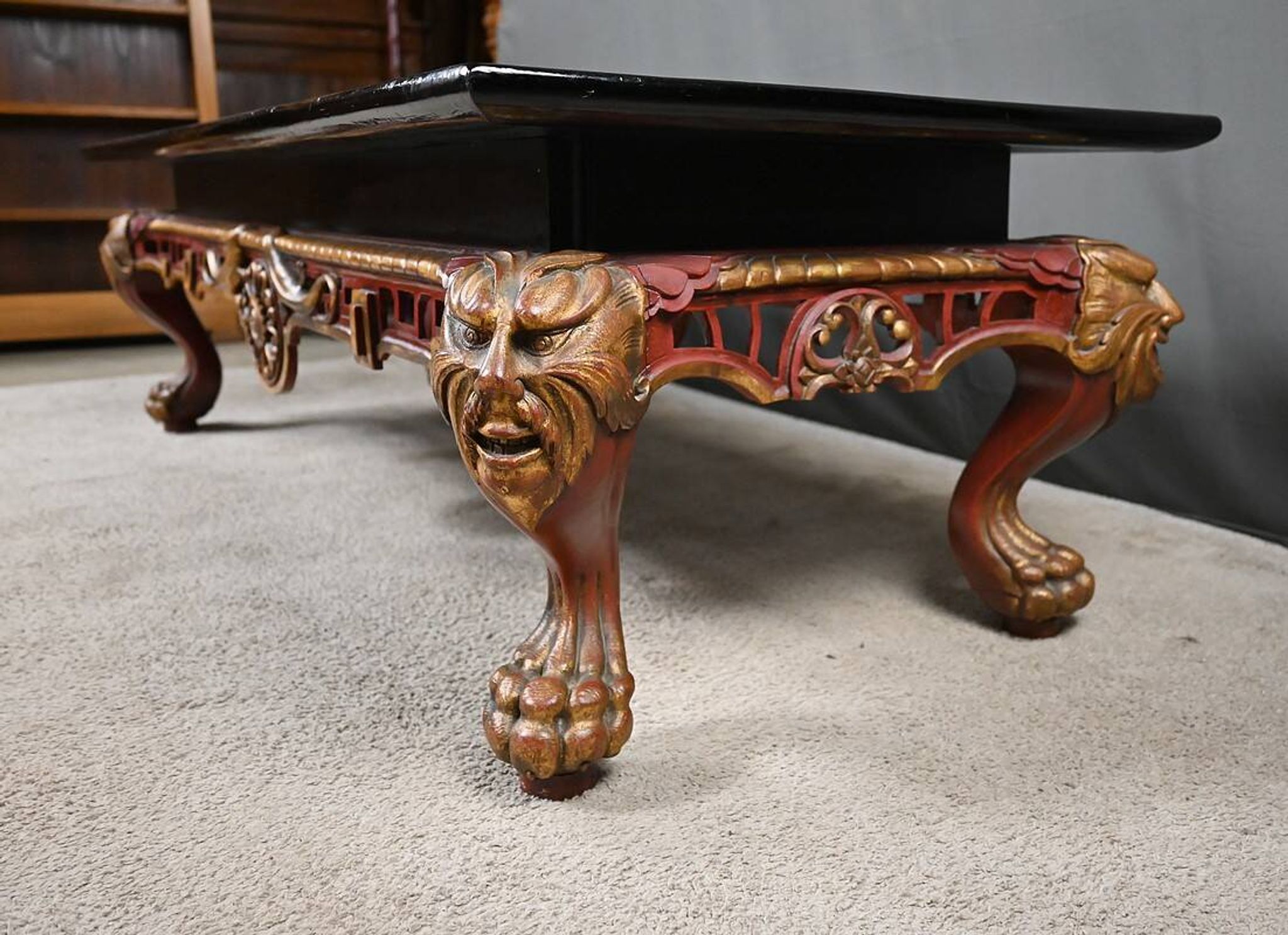 Grande Table Basse Impériale avec plateau de verre, Chine – XXe