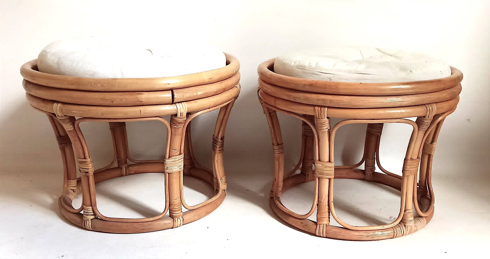 Pair of poufs from the 70s, diameter 44.8 cm.