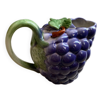 Slurry pitcher fruit grape