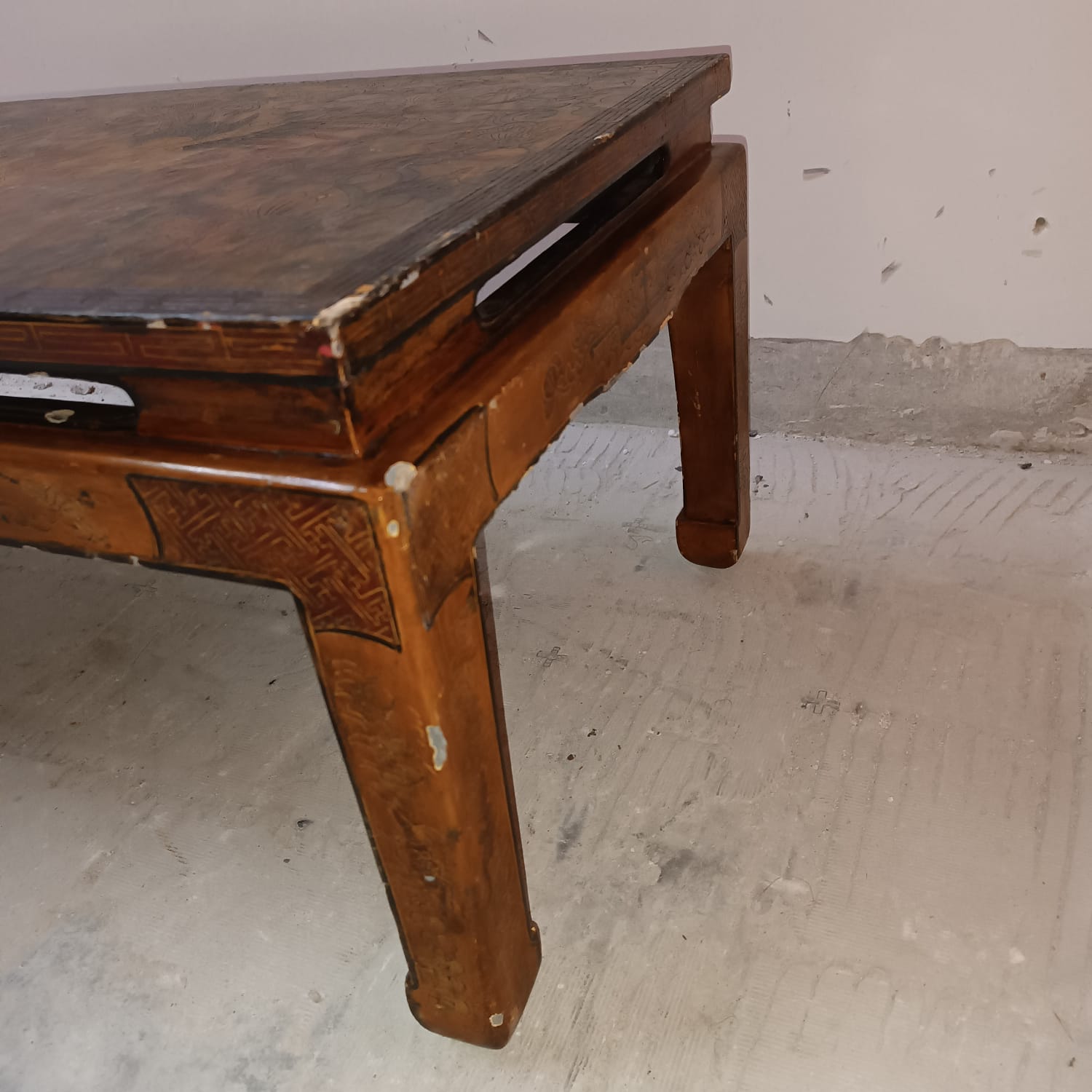 Coffee table antique asian year 1930