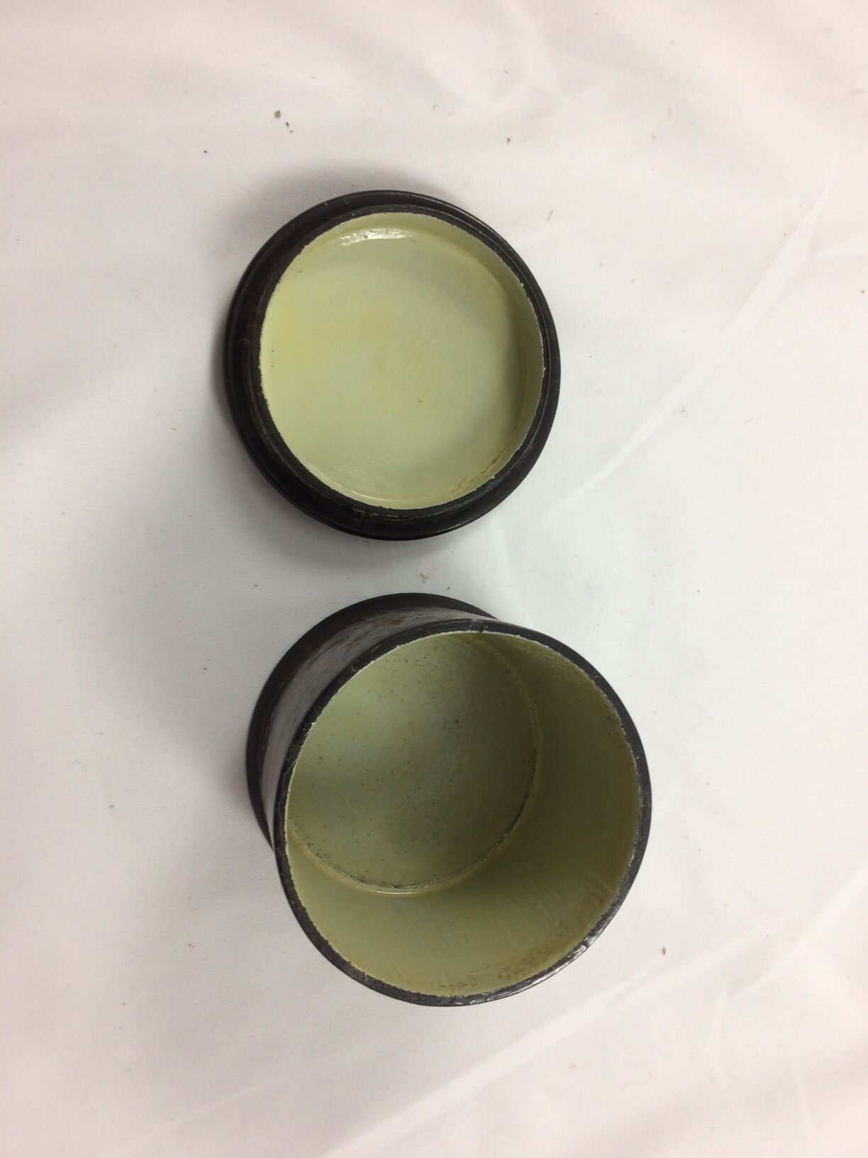 Napoleon III boiled cardboard round box