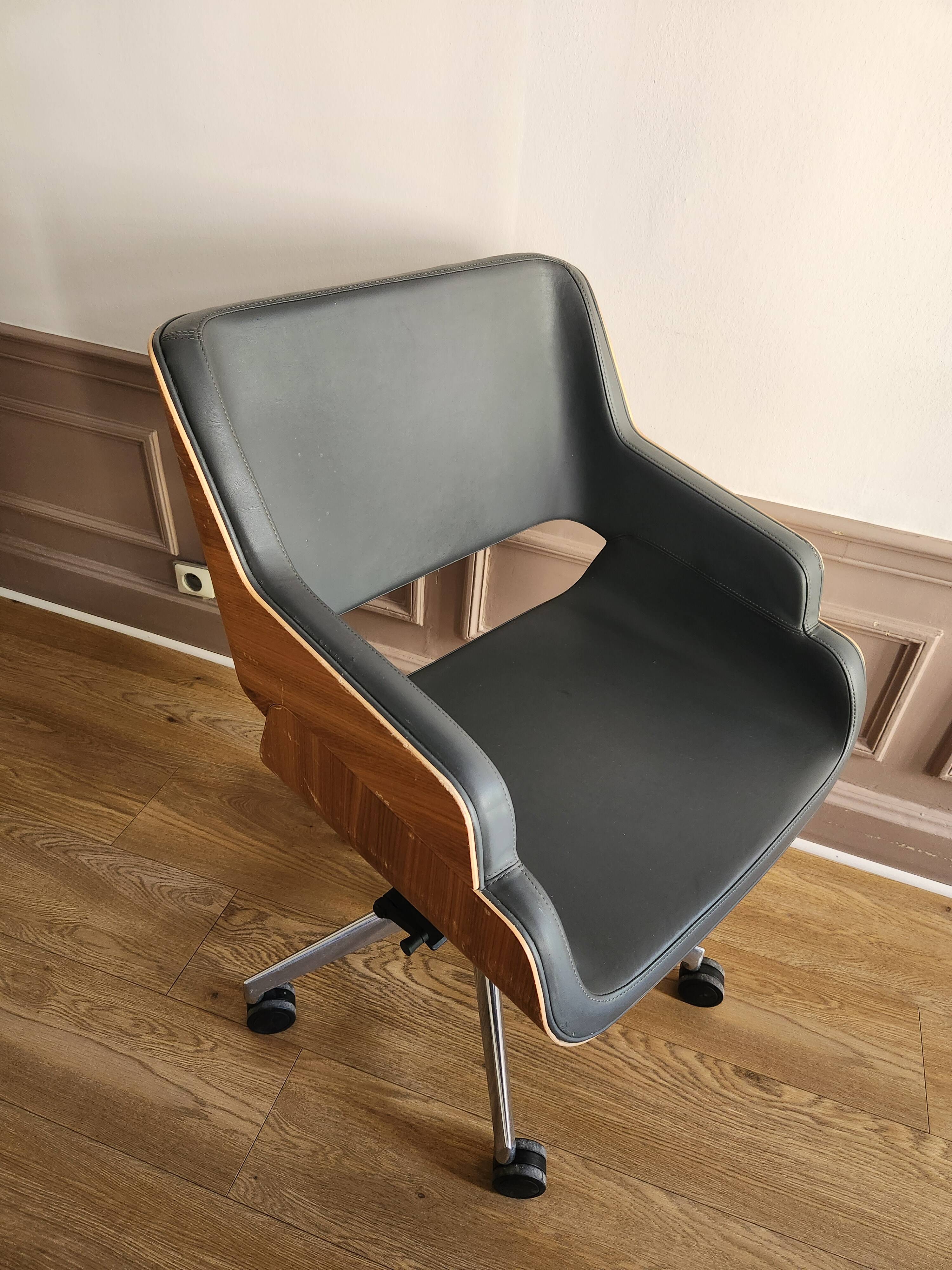 Riccardo armchair Rivoli collection Donati