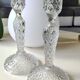 Paire de Bougeoirs flambeaux/Verrerie de Portieux, verre moulé. Motifs croisillons, forme corolle