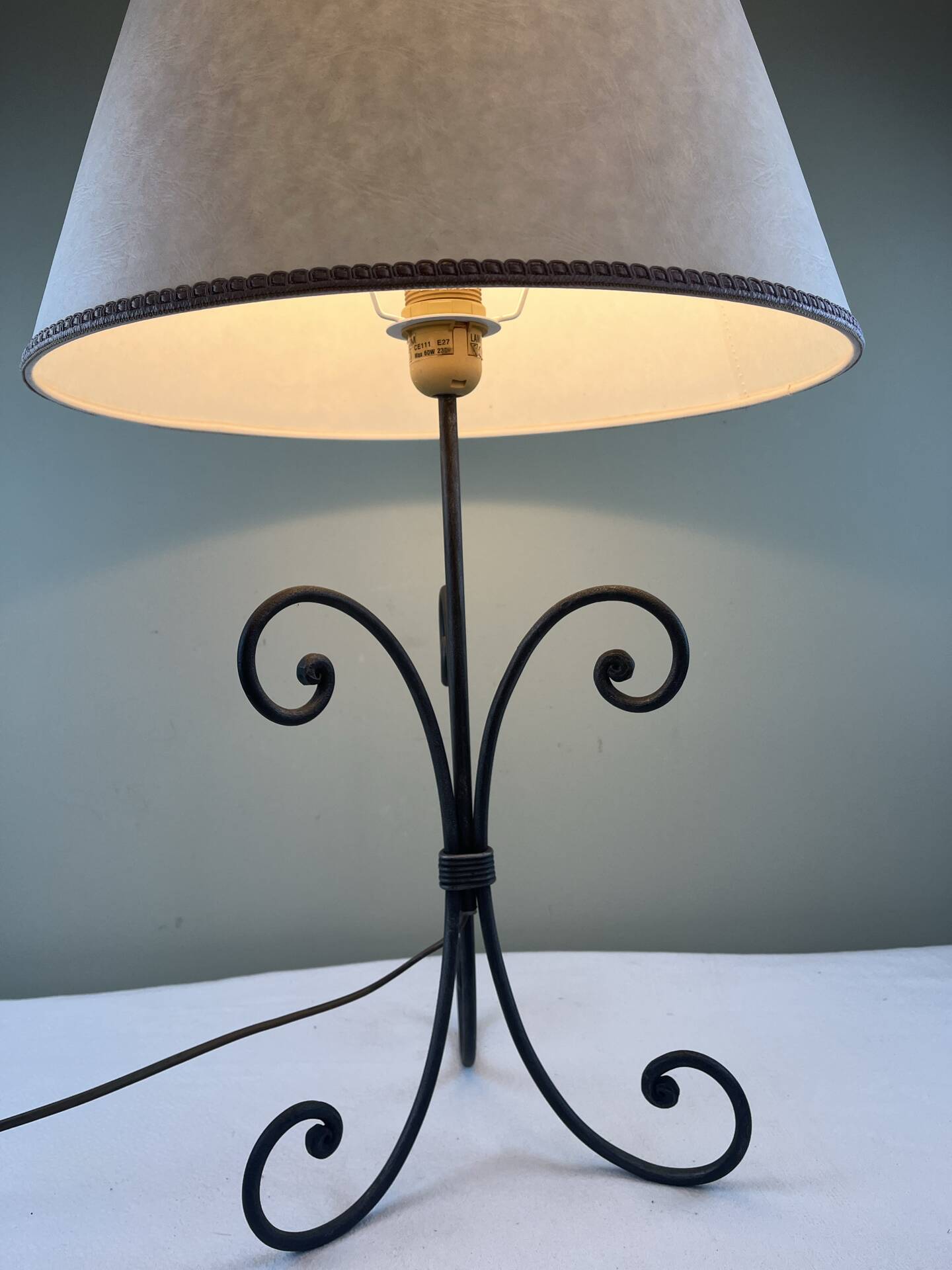 Large ambient lamp